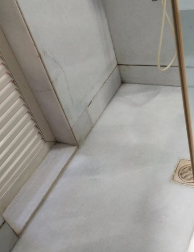 23 - Warden, Bandra West