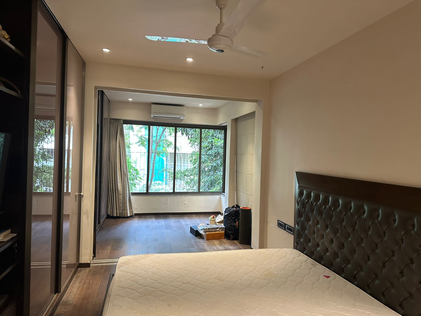 2 BHK Flats on Rent in Metropolitan, Bandra West