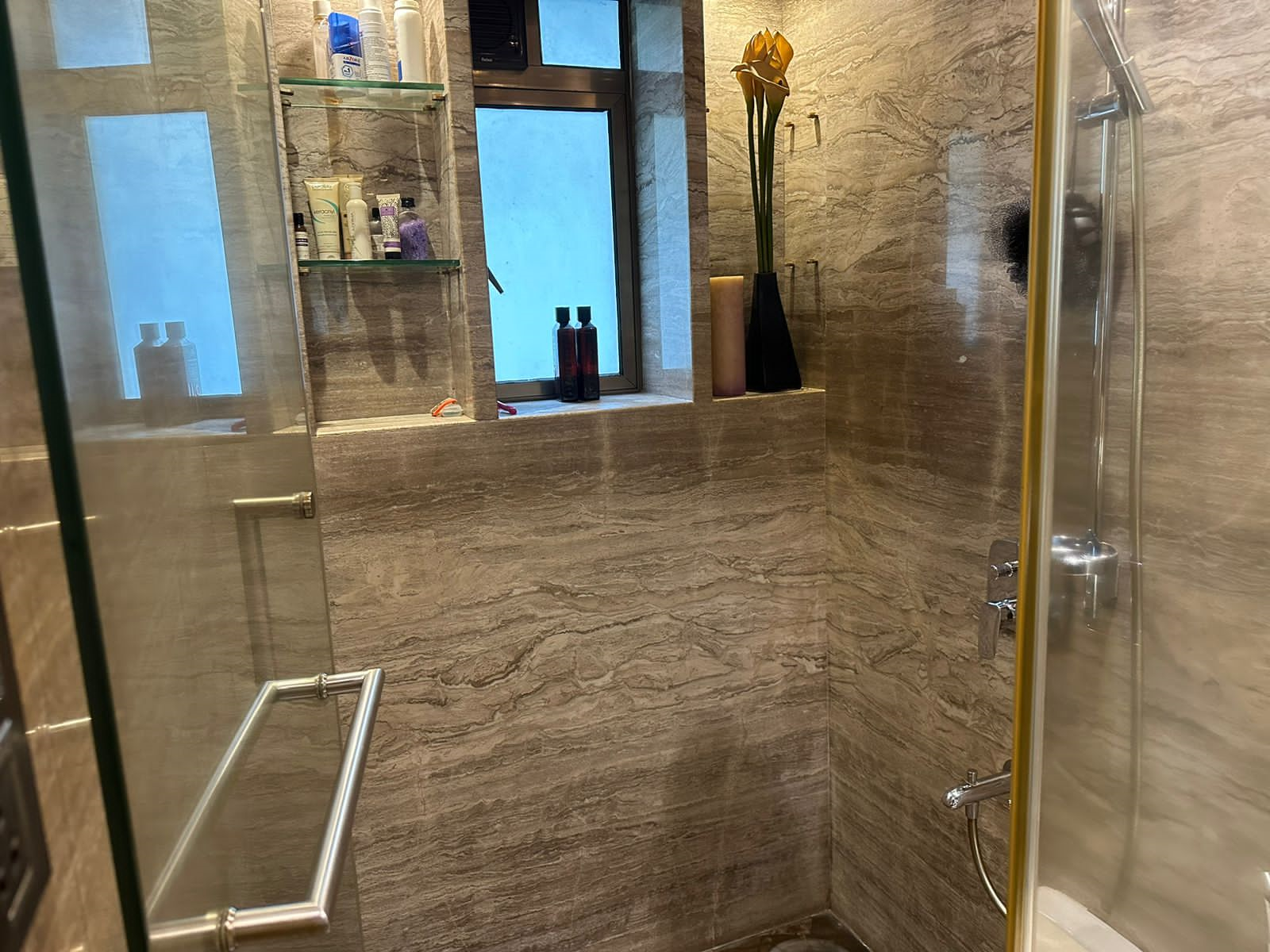 2 BHK Flats on Rent in Metropolitan, Bandra West