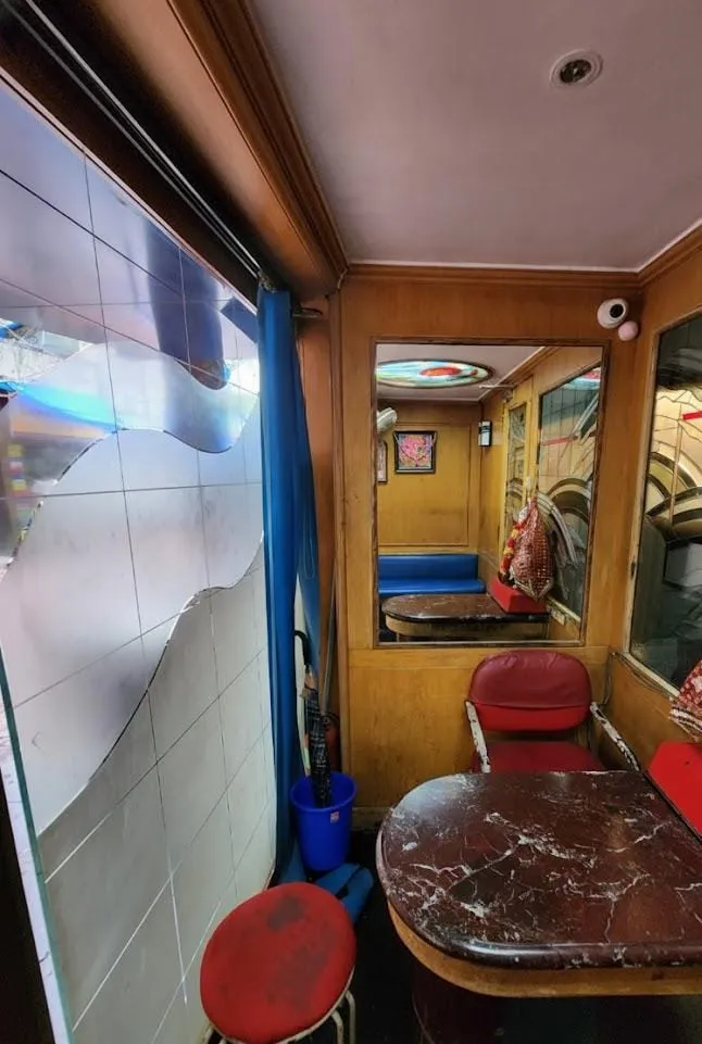 2 - Rajabahadur Compound, Fort