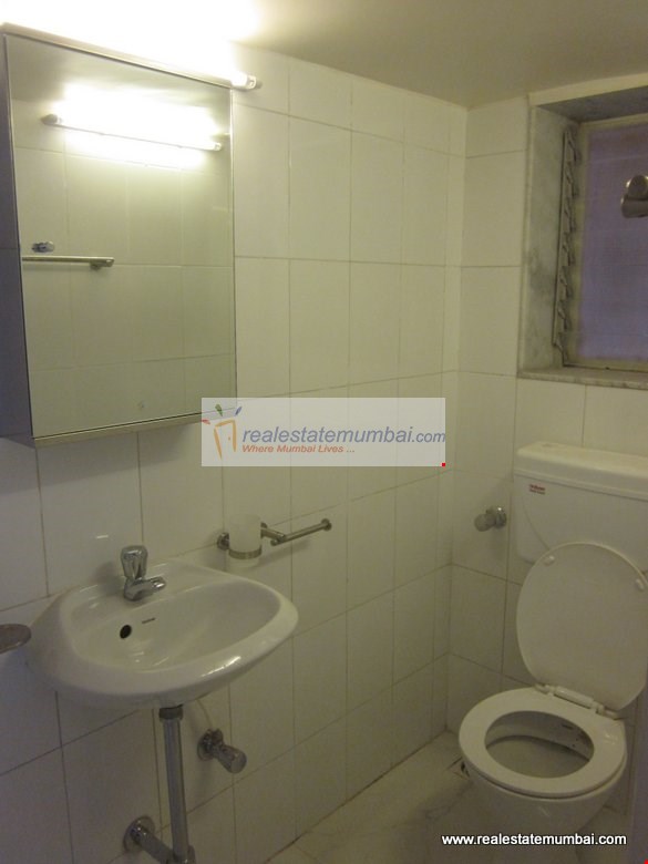 Bathroom 4 - Sea Face Park, Breach Candy