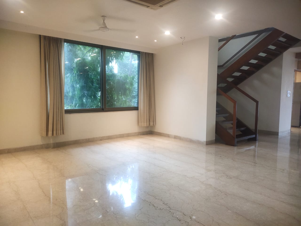 4 - Dipika, Bandra West