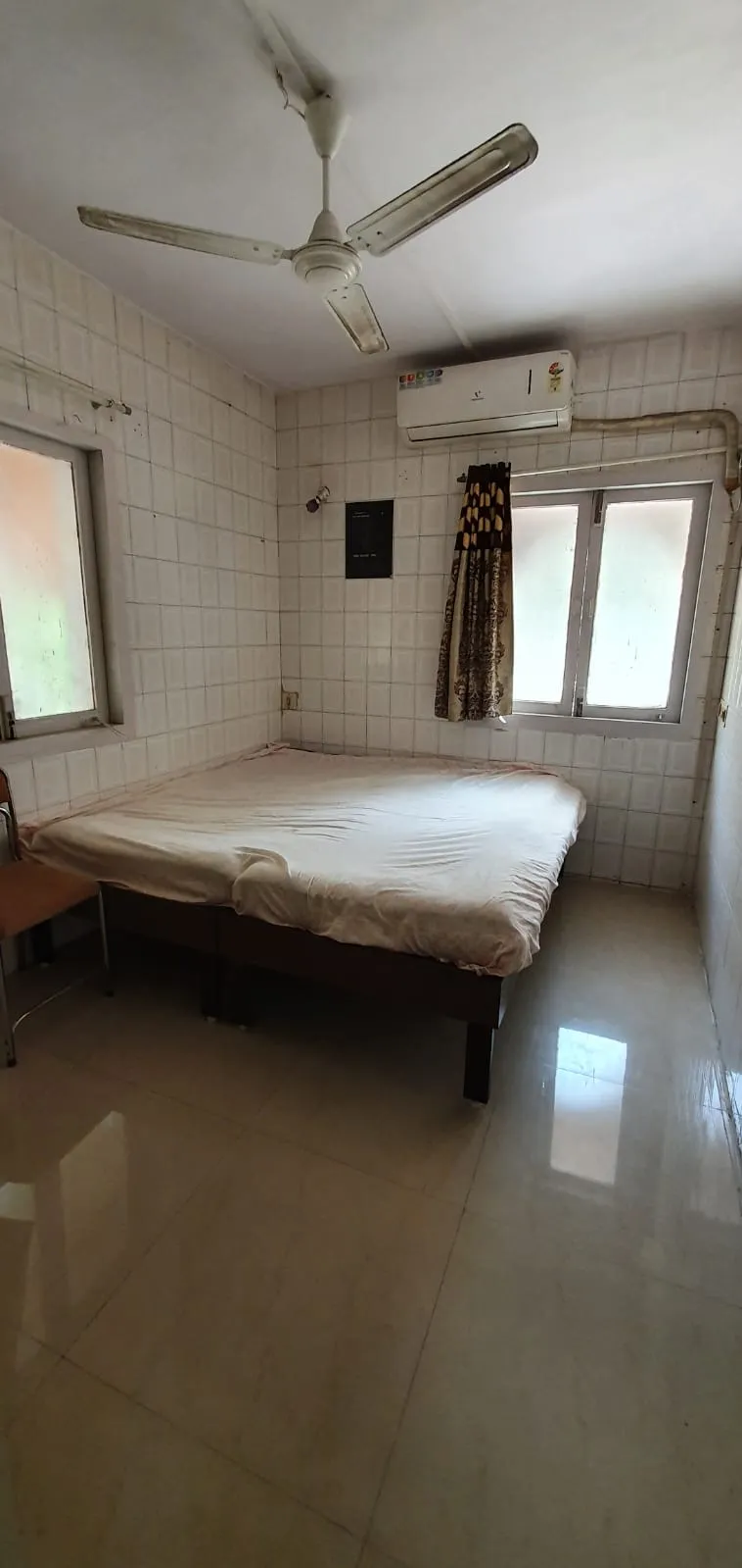 1 BHK Flats on Rent in Radhika Apartment, Juhu