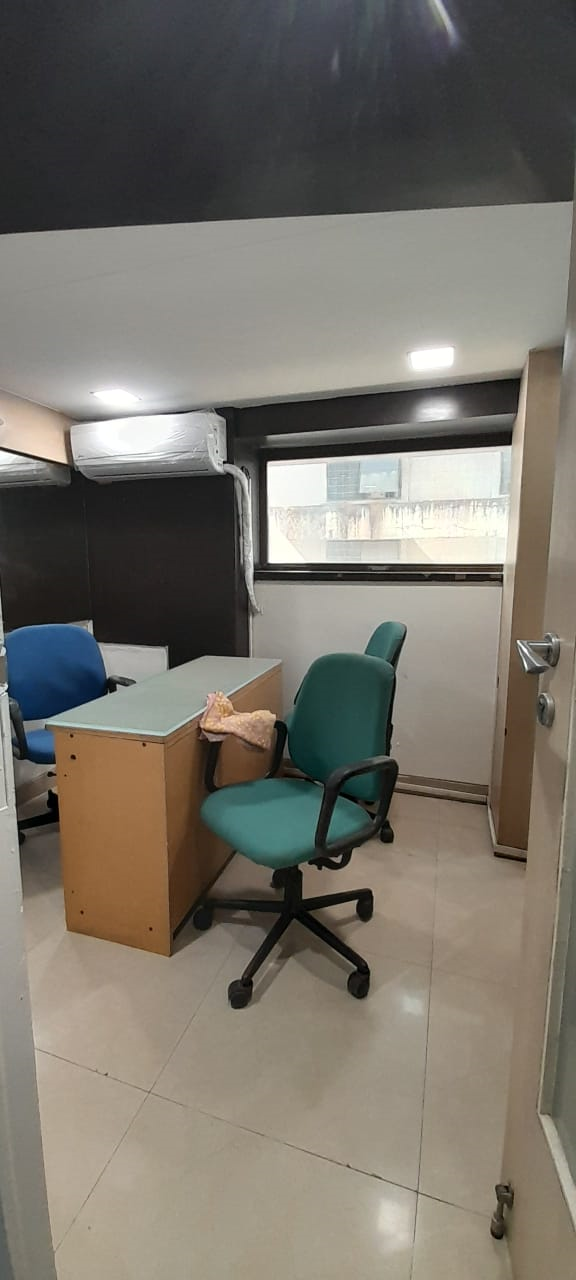 13 - Oberoi Chambers, Andheri West