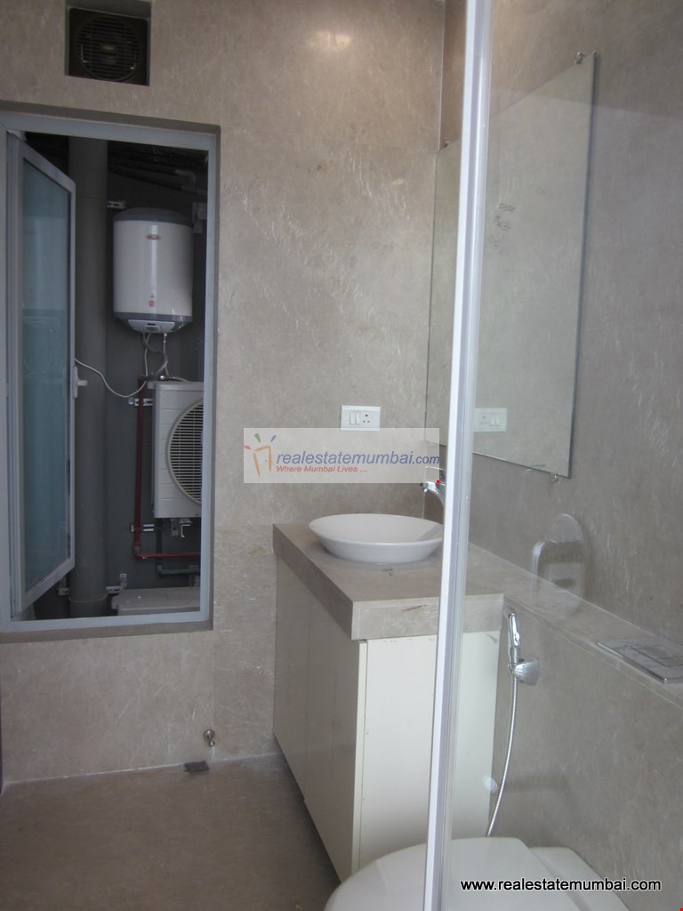 Bathroom 2 - Oberoi Exquisite, Goregaon East