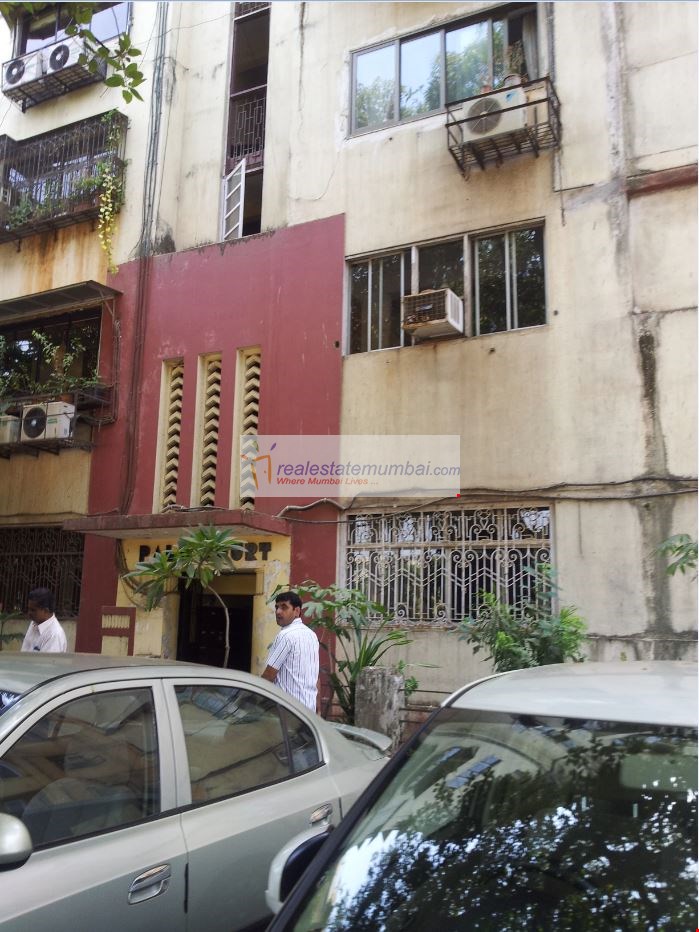 4 BHK Flats for Sale in Palm Court, Churchgate