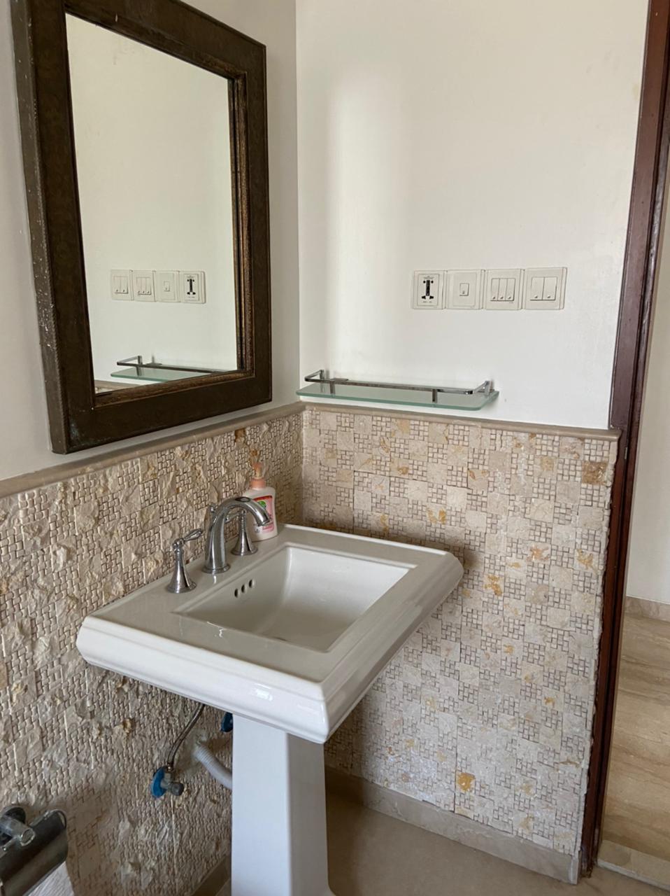 Bathroom 22 - The Point, Bandra West