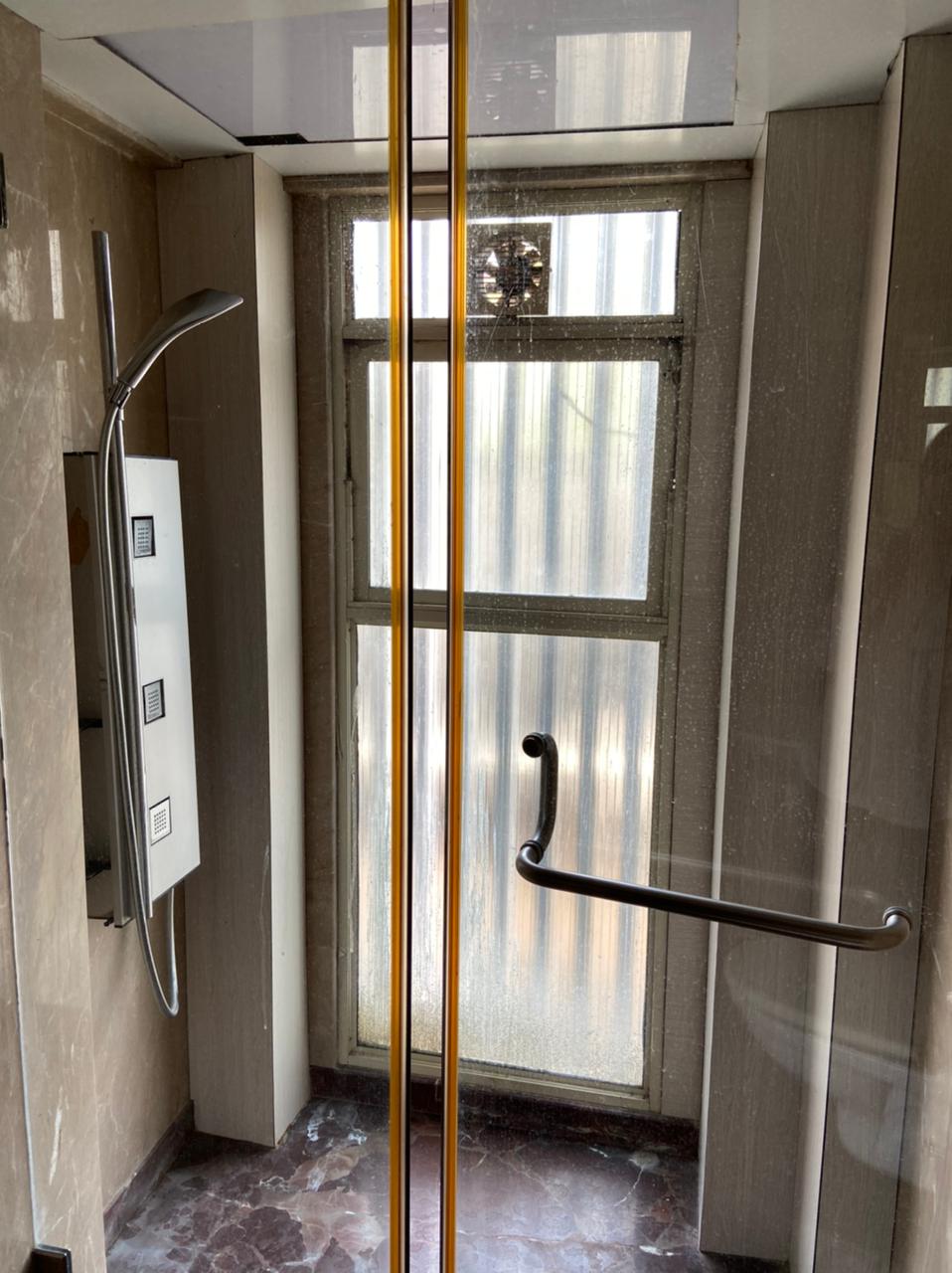 Bathroom 31 - The Point, Bandra West