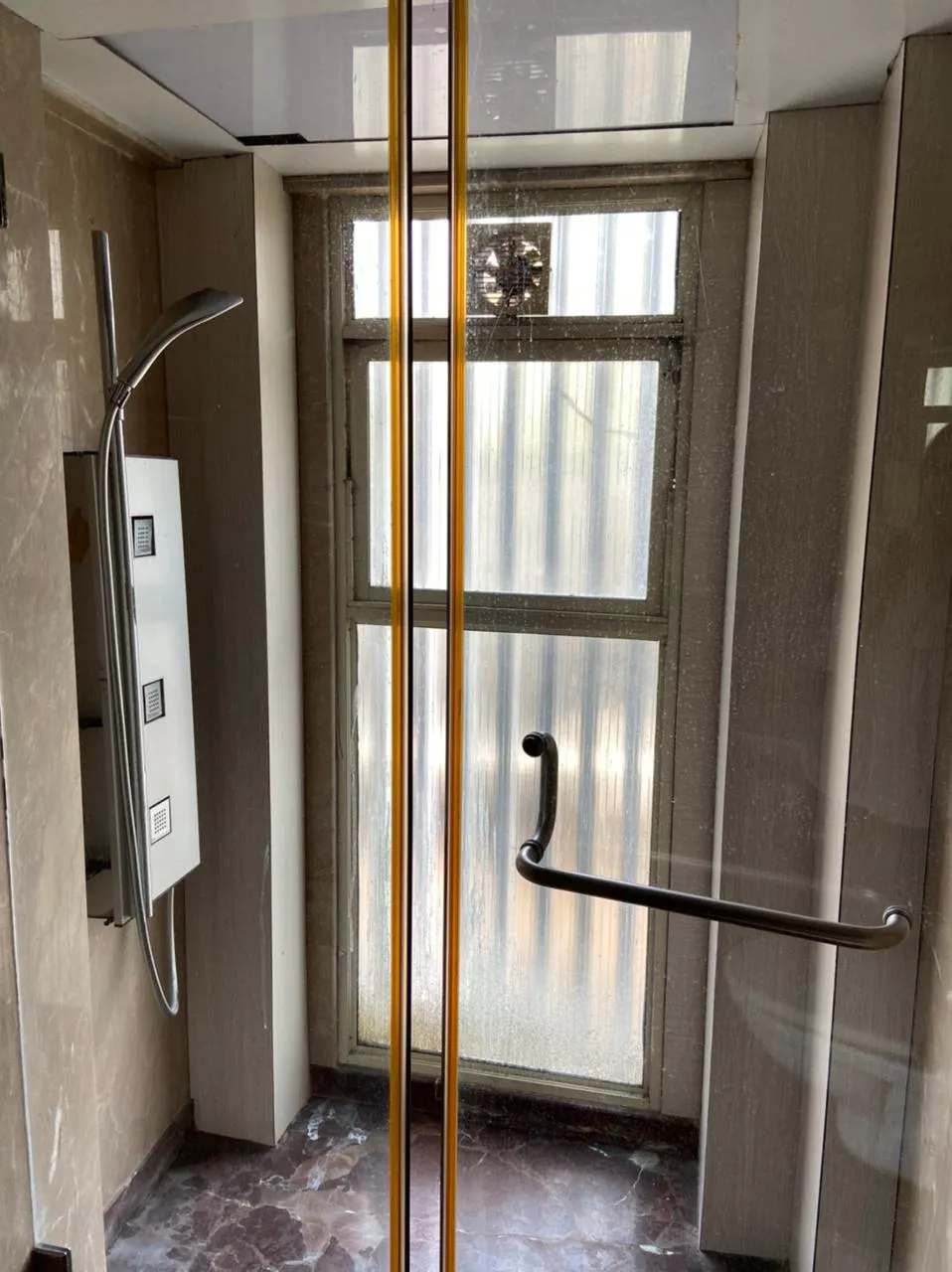 3 BHK Flats on Rent in The Point, Bandra West