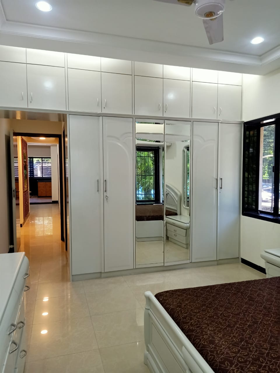 10 - Sunflower, Bandra West