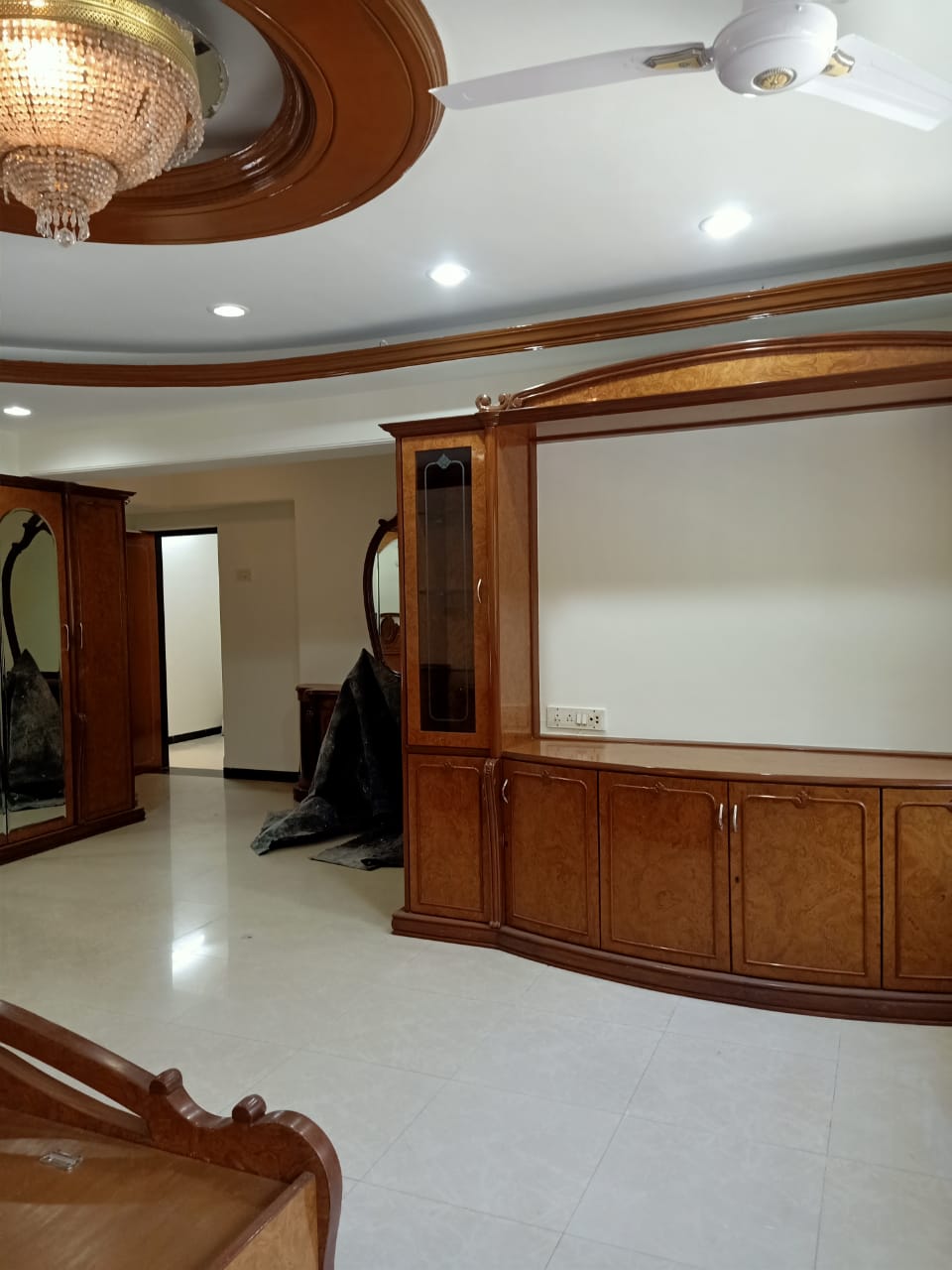 11 - Sunflower, Bandra West