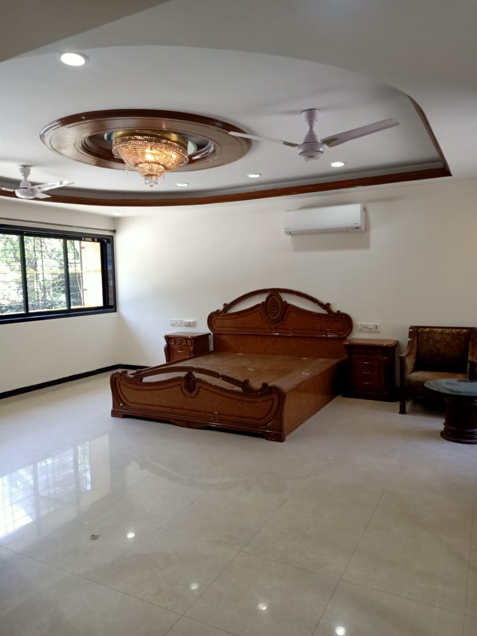 17 - Sunflower, Bandra West