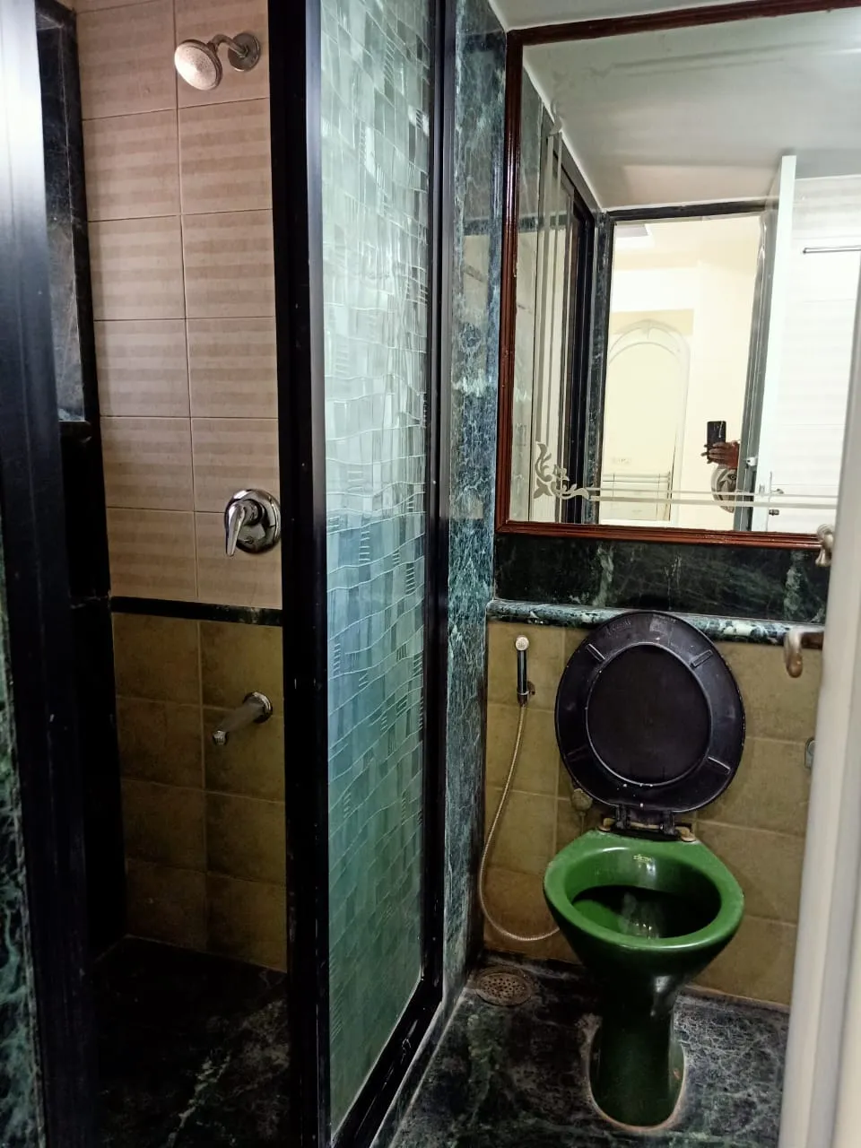 2 BHK Flats for Sale in Sunflower, Bandra West