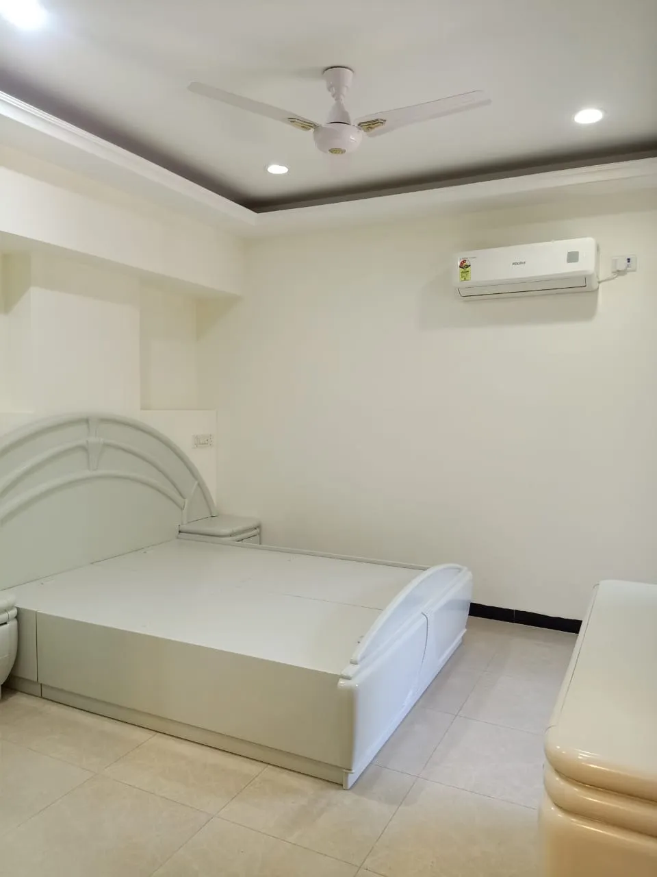 2 BHK Flats for Sale in Sunflower, Bandra West