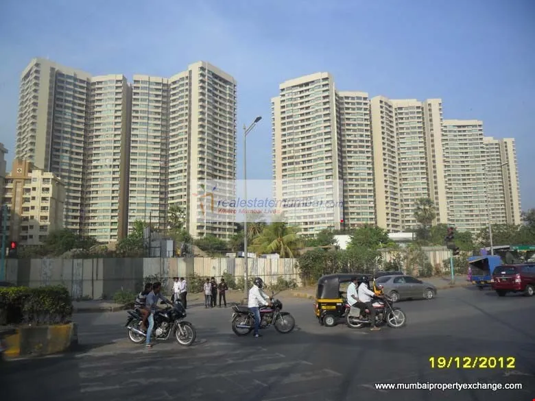 3 BHK Oberoi Splendor for Rent in Andheri East