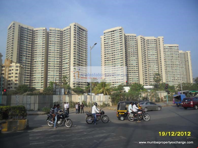 3 BHK Semi Furnished in Oberoi Splendor , Andheri East