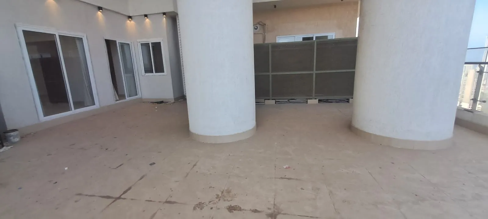 I23 - Indiabulls Sky Forest, Lower Parel