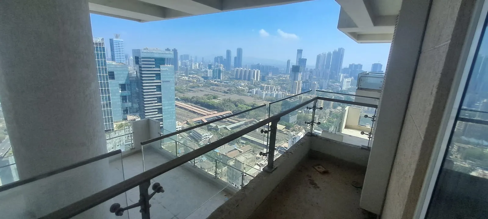 I25 - Indiabulls Sky Forest, Lower Parel