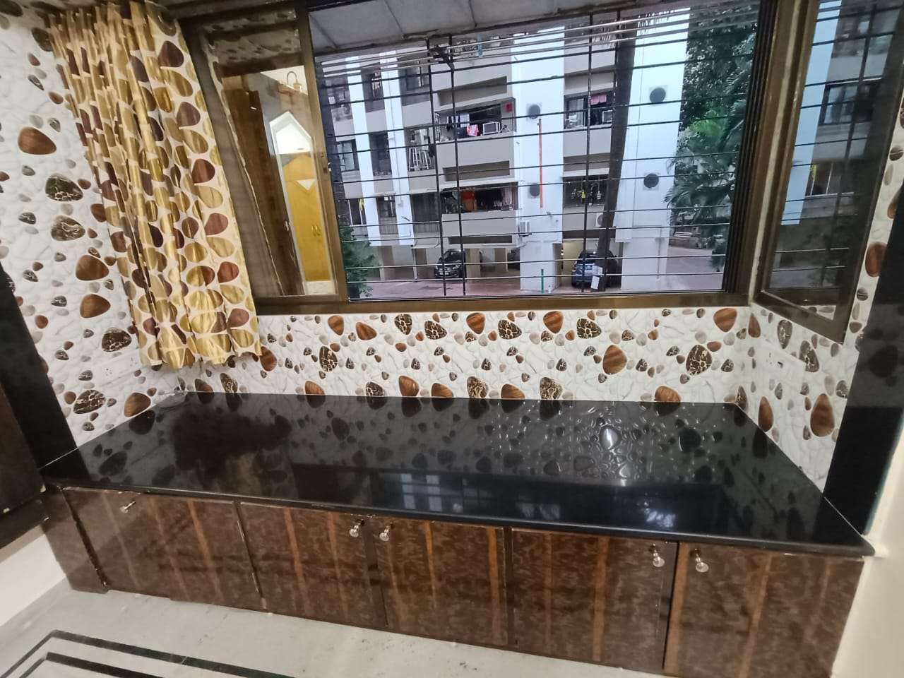 2 BHK Fully Furnished in Gaurav Garden , Kandivali West