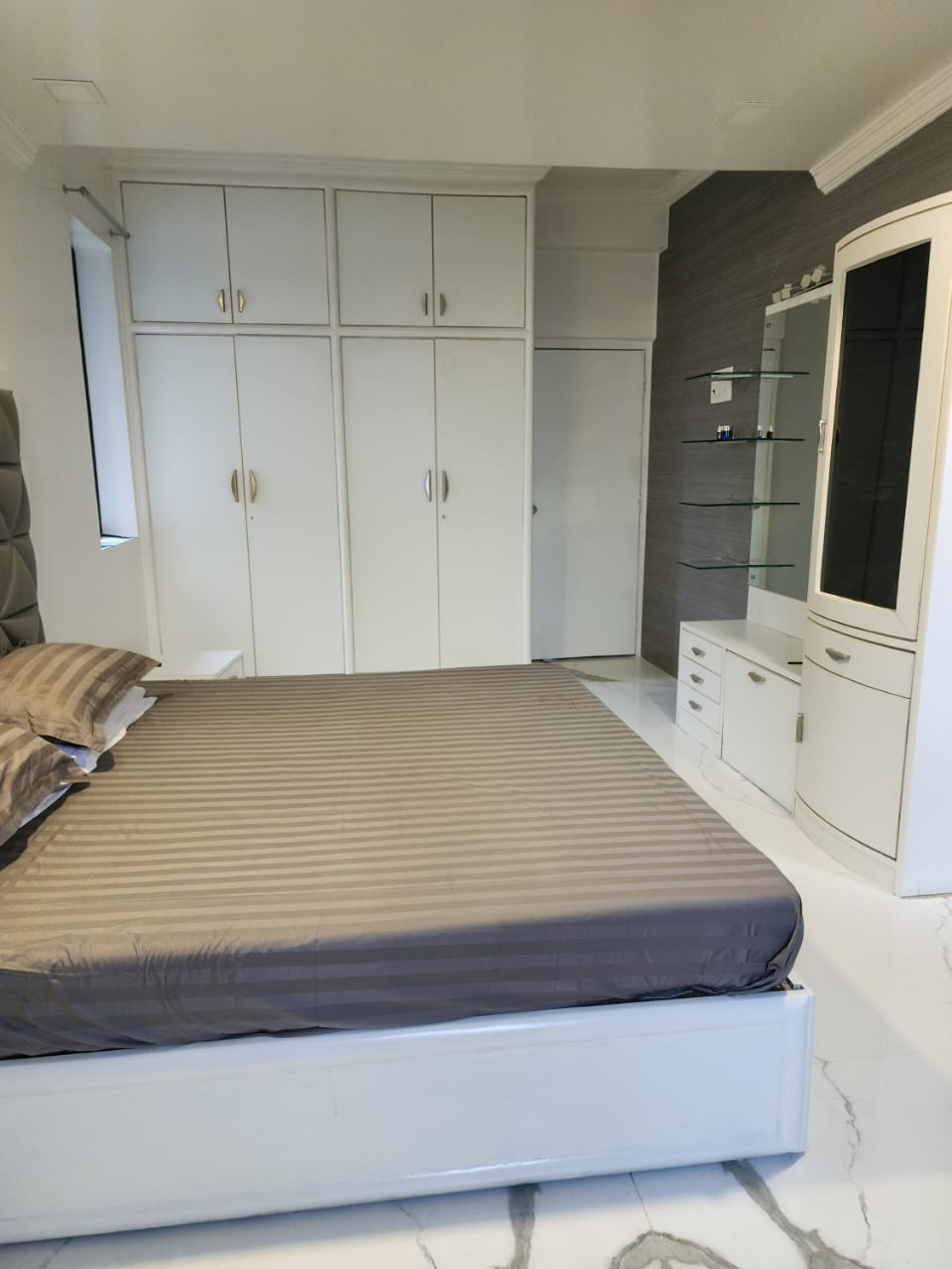 3 BHK Flats for Sale in Juhu Apartment, Juhu