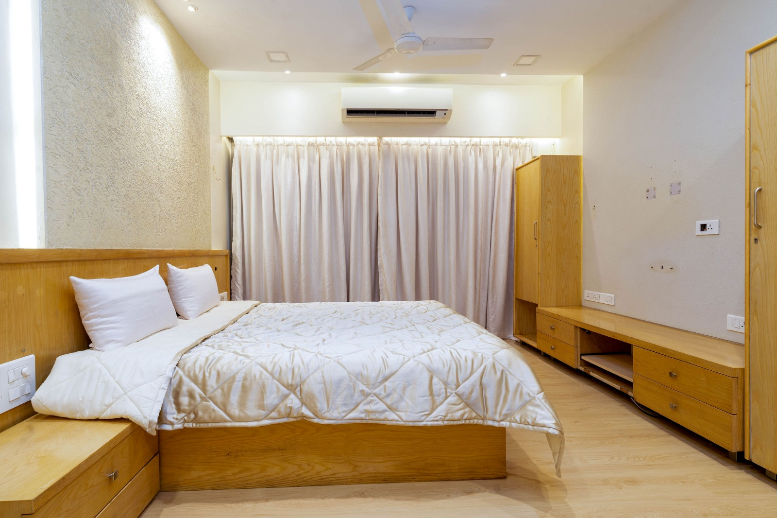 4 BHK Fully Furnished in Vista 3 , Ghatkopar West