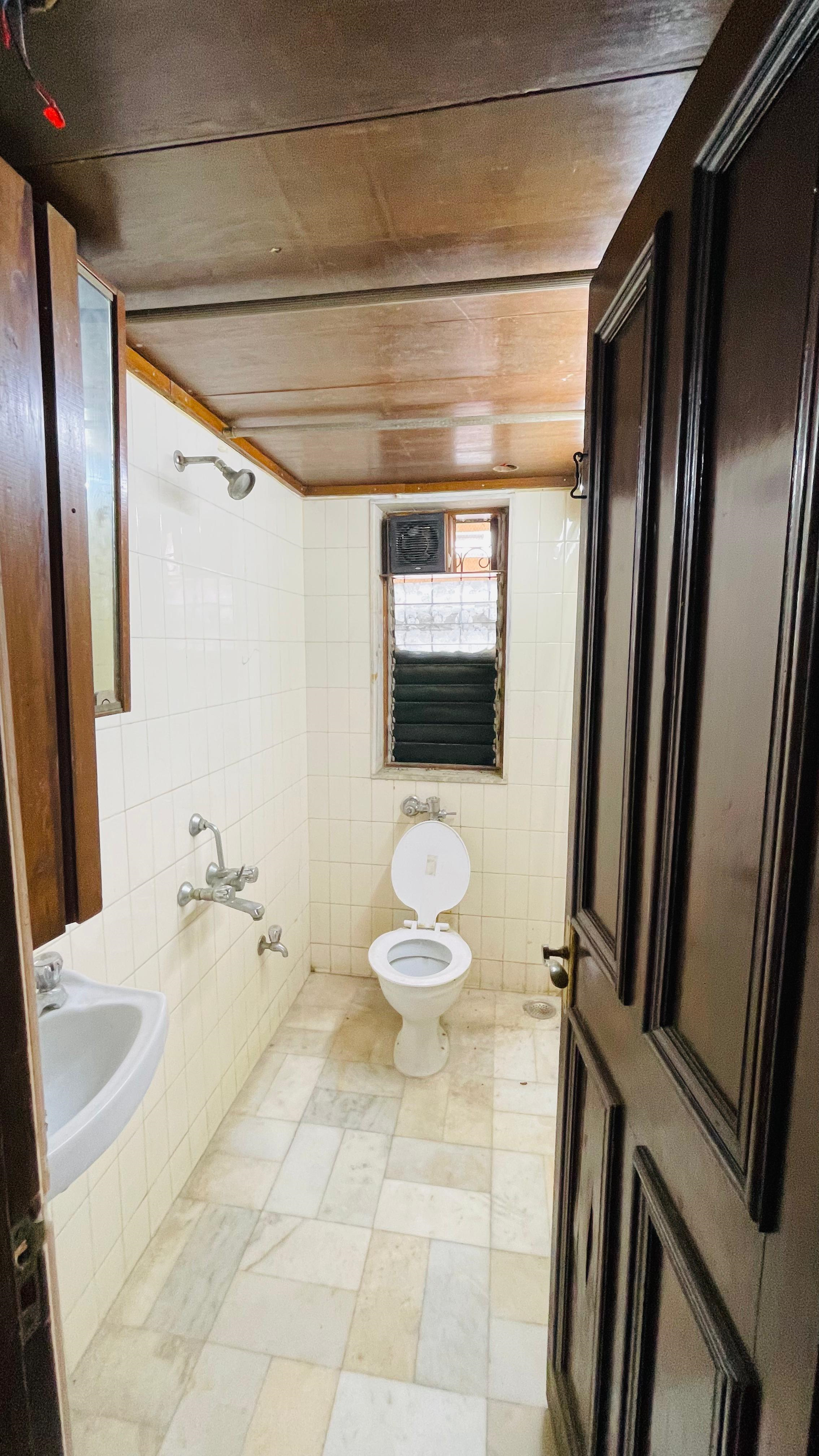 3 BHK Flats on Rent in Usha Villa, Santacruz West