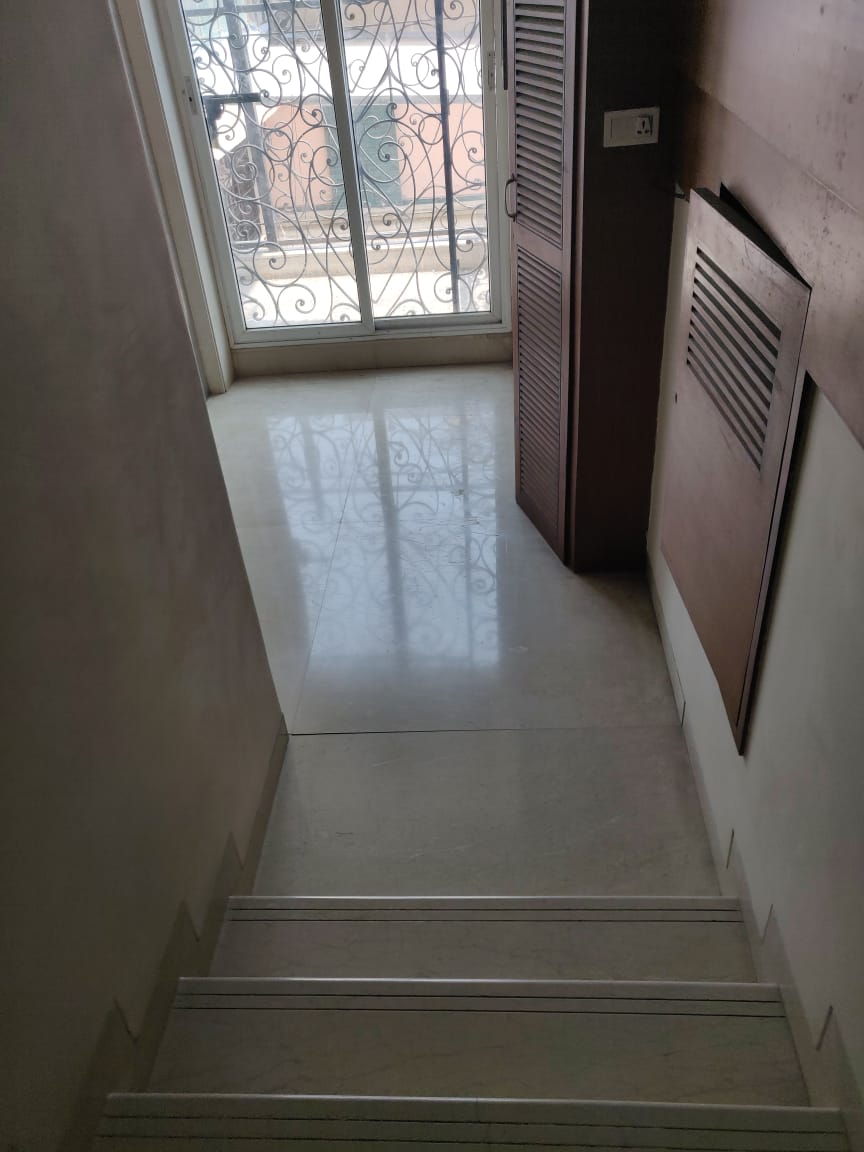 27 - Mangal Sandesh, Khar West