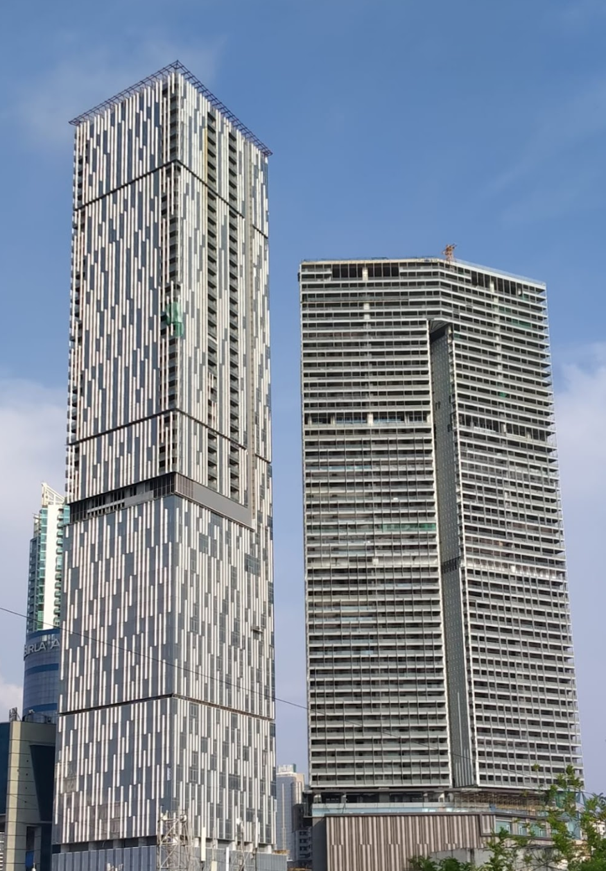 5 BHK Semi Furnished in Oberoi 360 , Worli