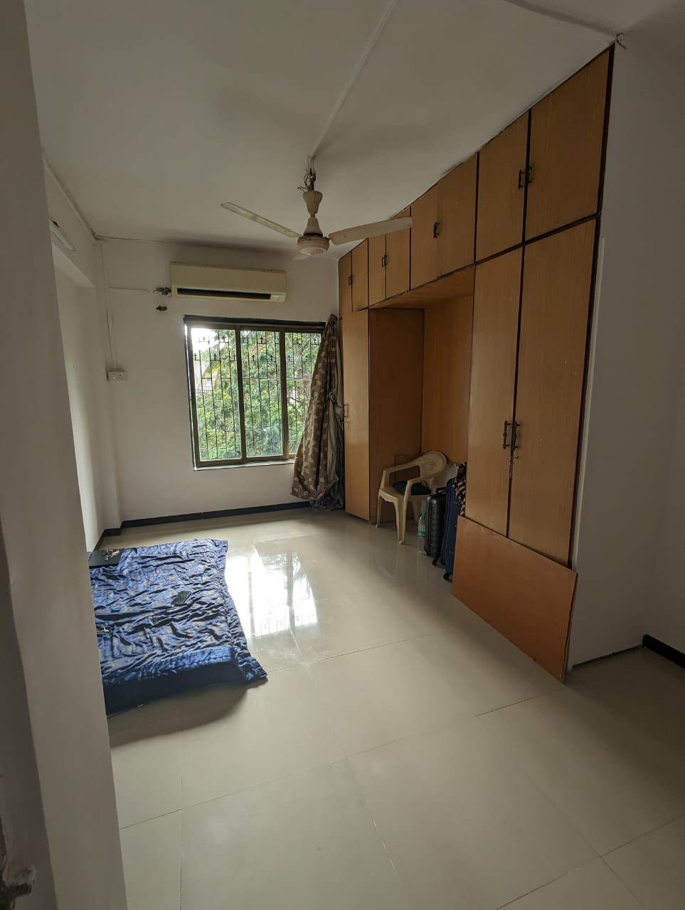 3 BHK Flats for Sale in Premodyan, Khar West