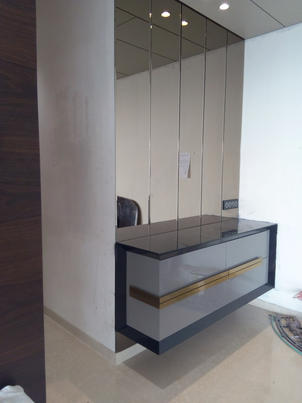 5 BHK Fully Furnished in Amar Jivan , Bandra West