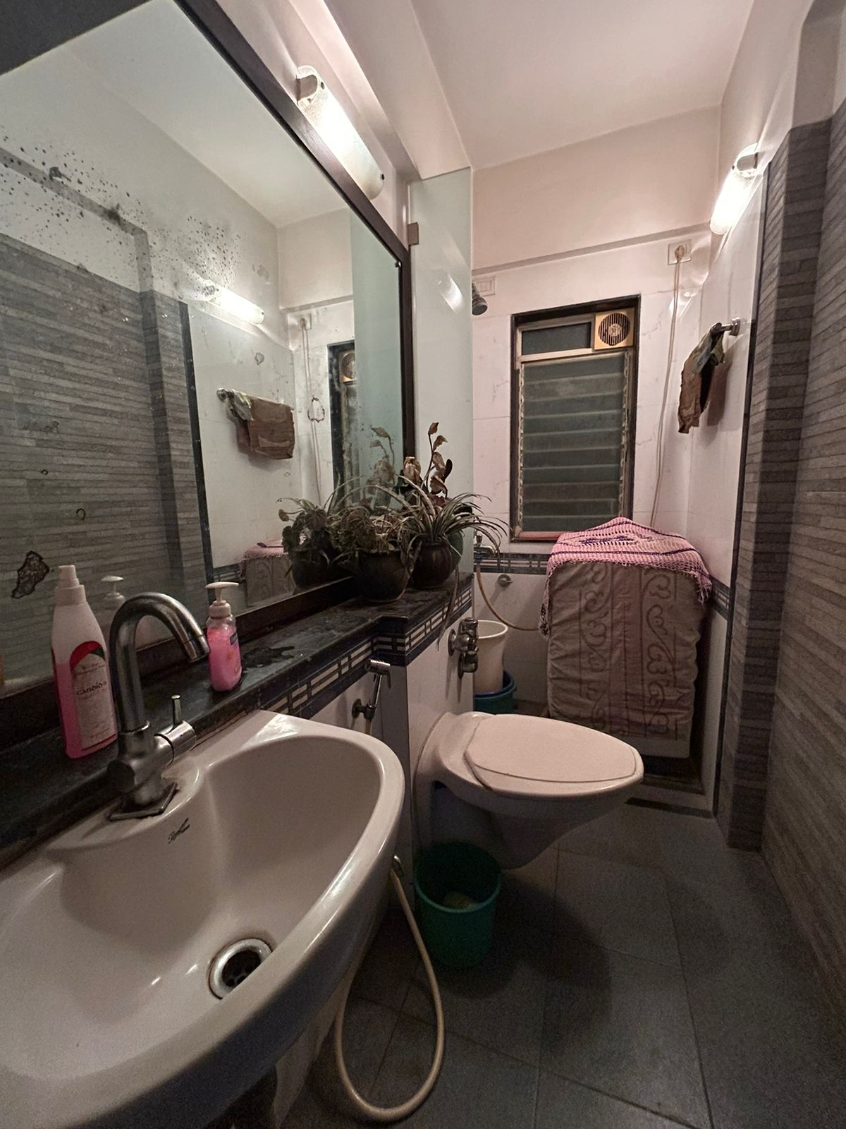 4 BHK Flats on Rent in Rustomjee Ozone, Goregaon West