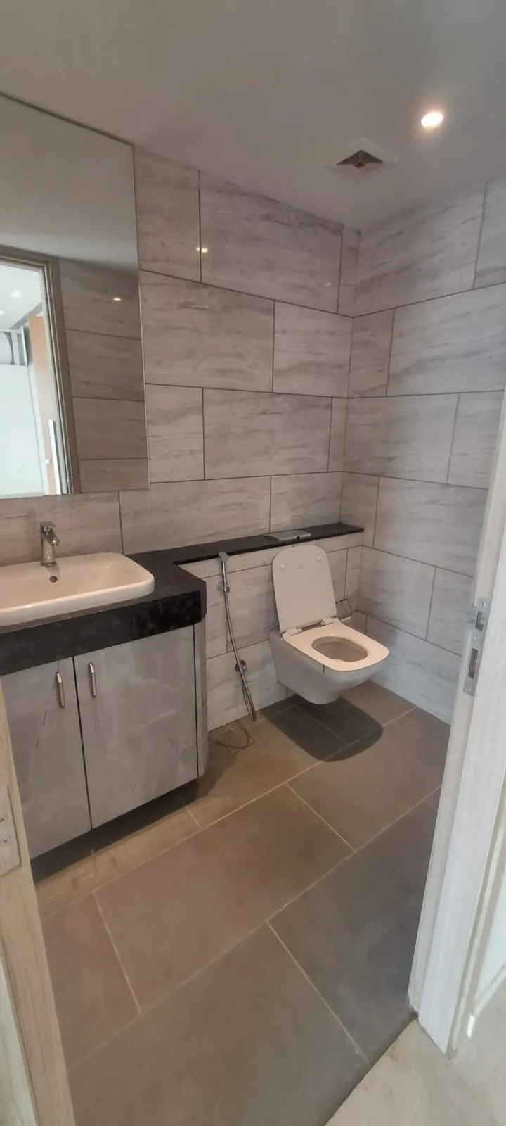 4 BHK Flats for Sale in Rustomjee Crown Tower A, Prabhadevi