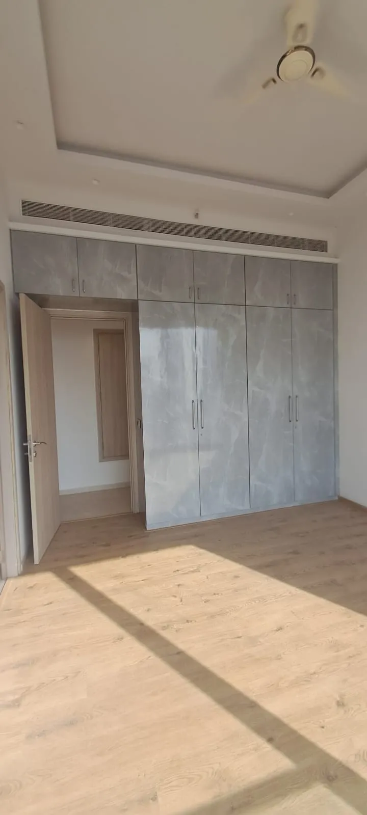 4 BHK Flats for Sale in Rustomjee Crown Tower A, Prabhadevi