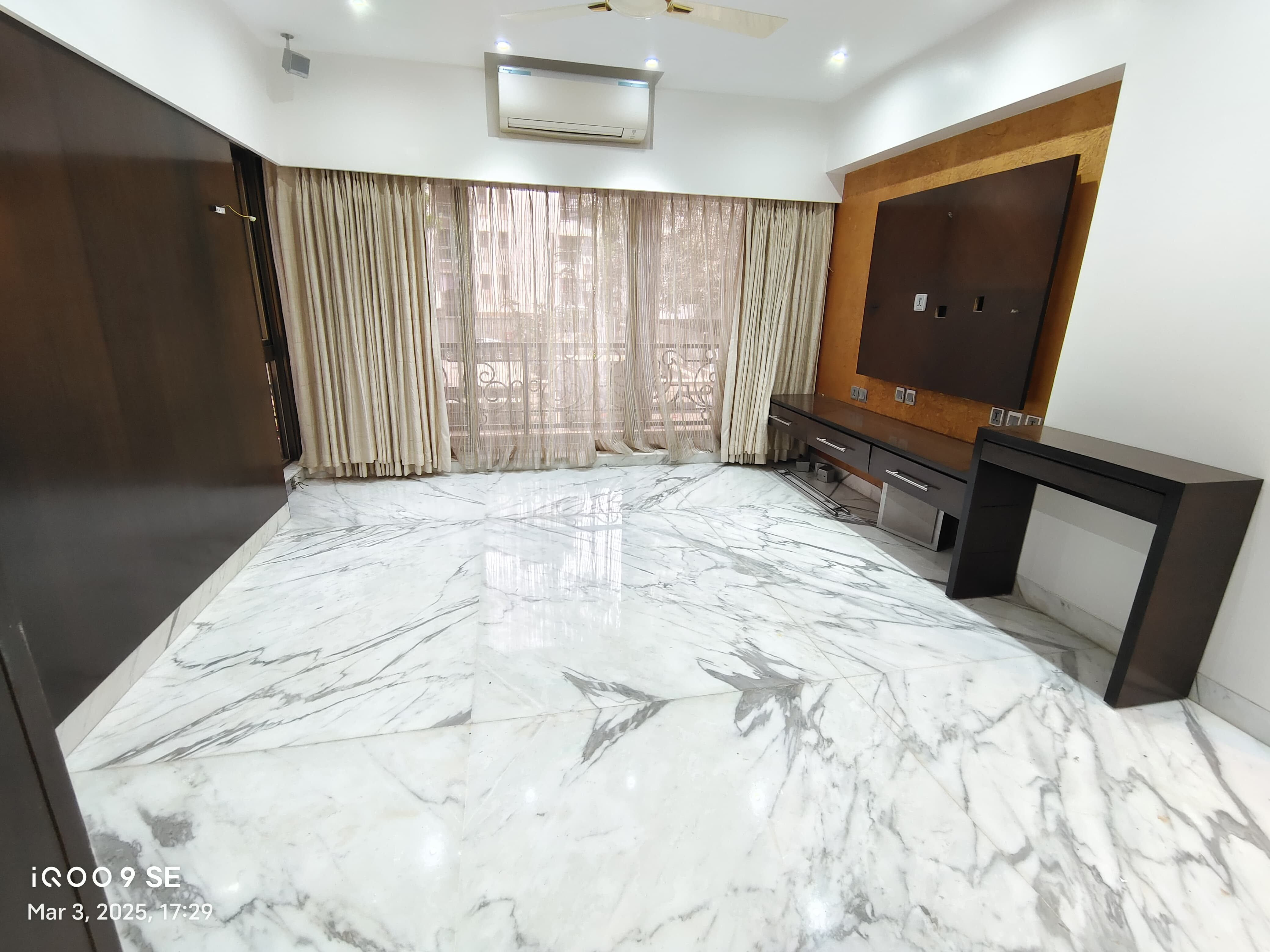 3 BHK Semi Furnished in Emporis , Bandra West