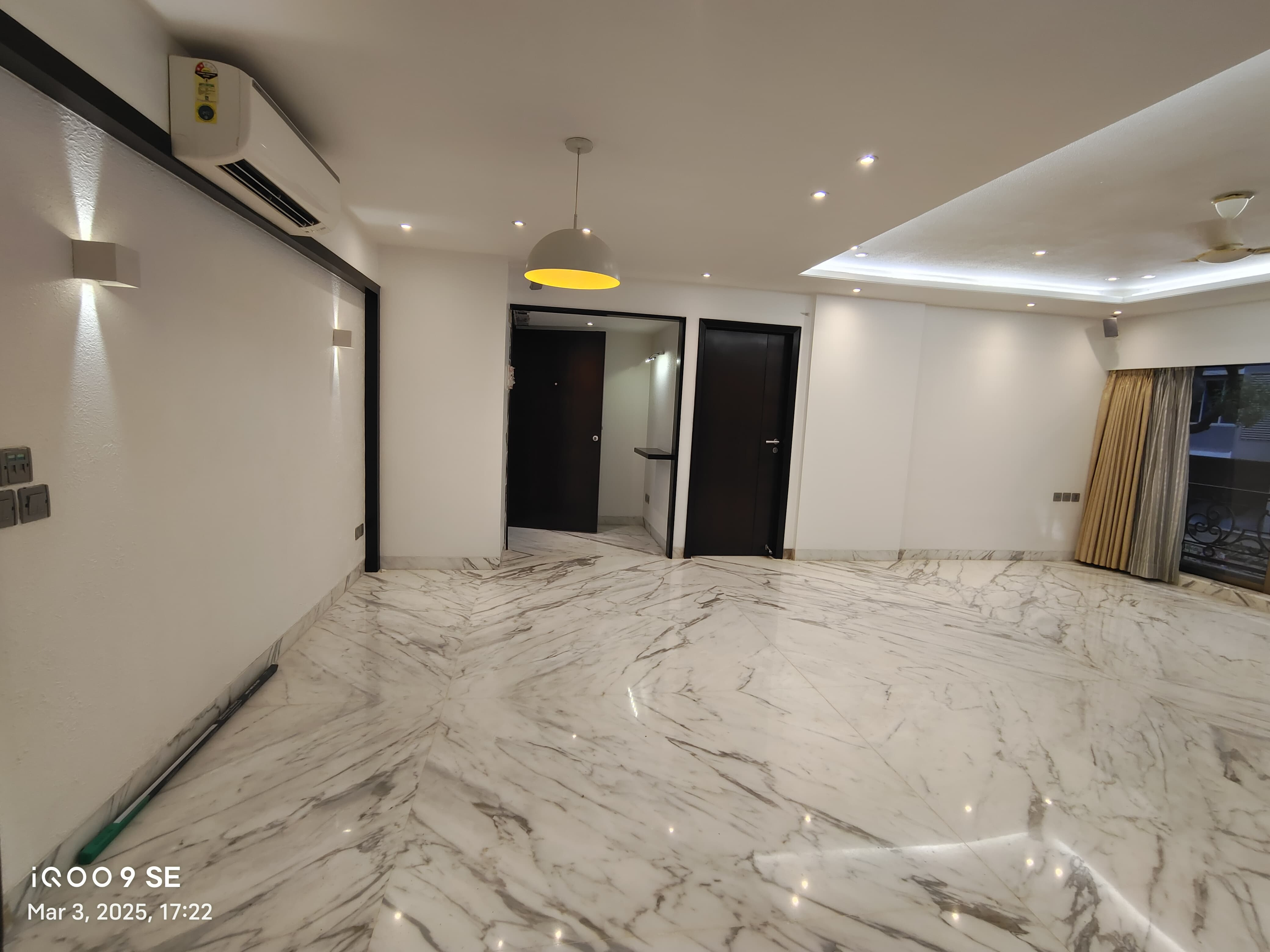 13 - Emporis, Bandra West