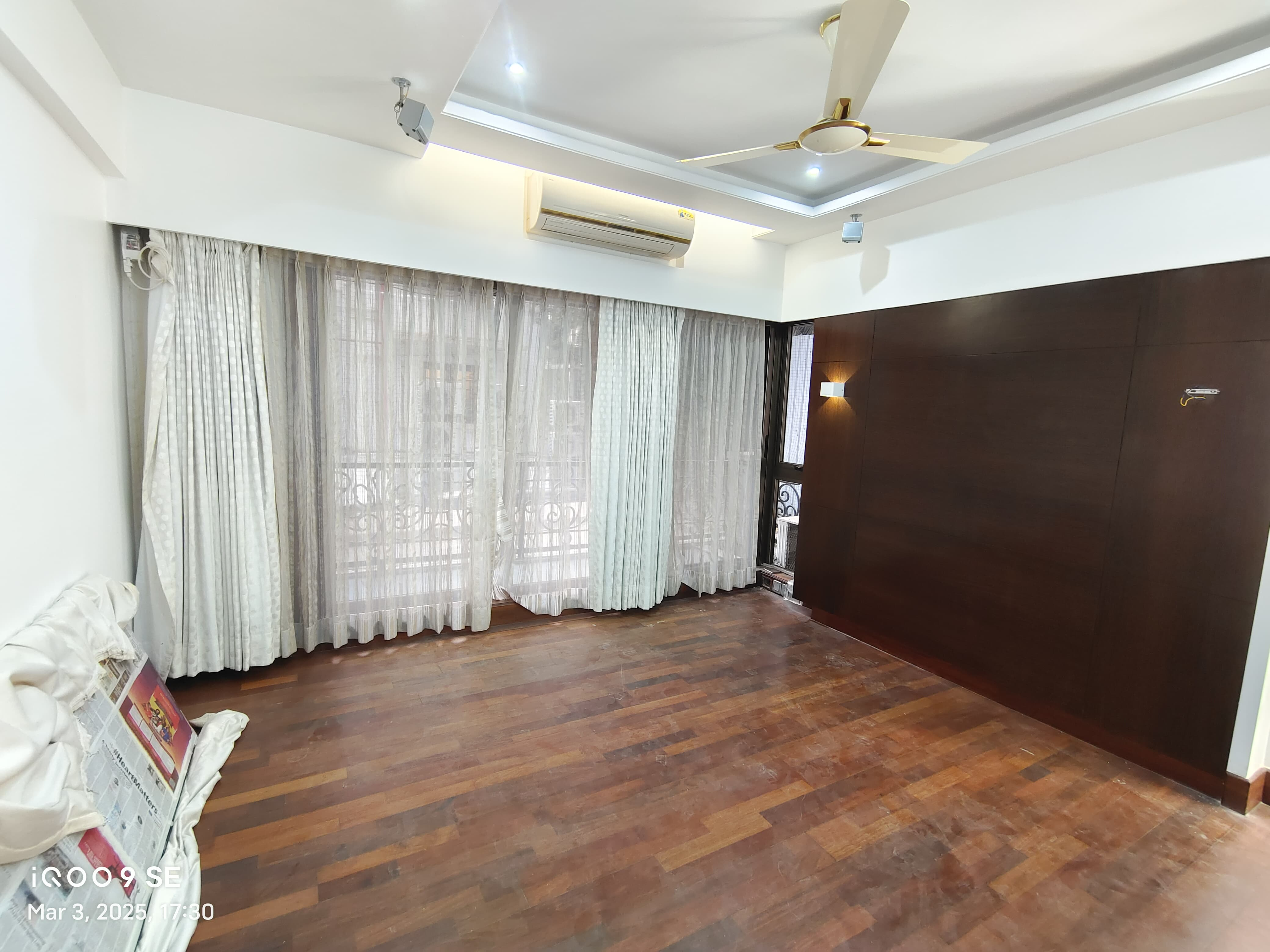 2 - Emporis, Bandra West