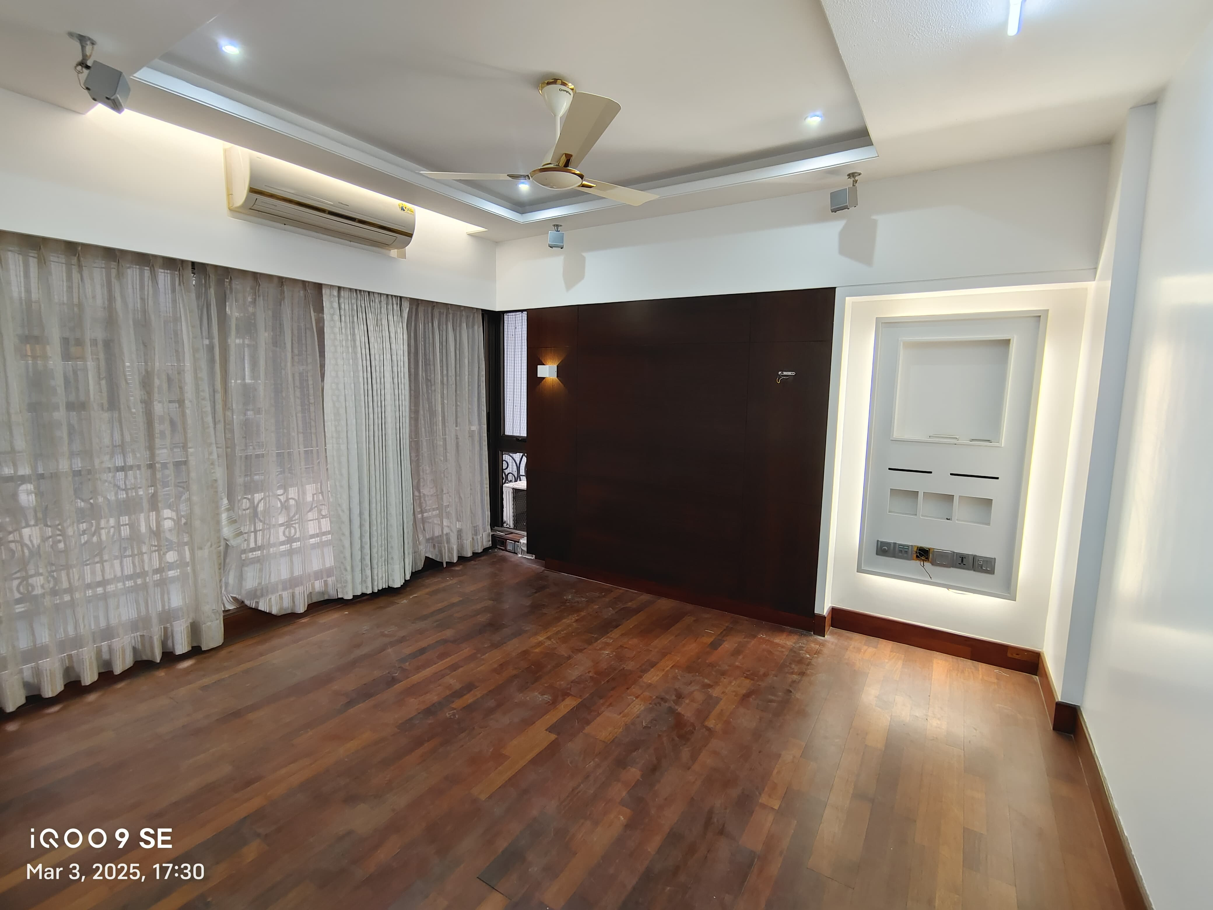 5 - Emporis, Bandra West