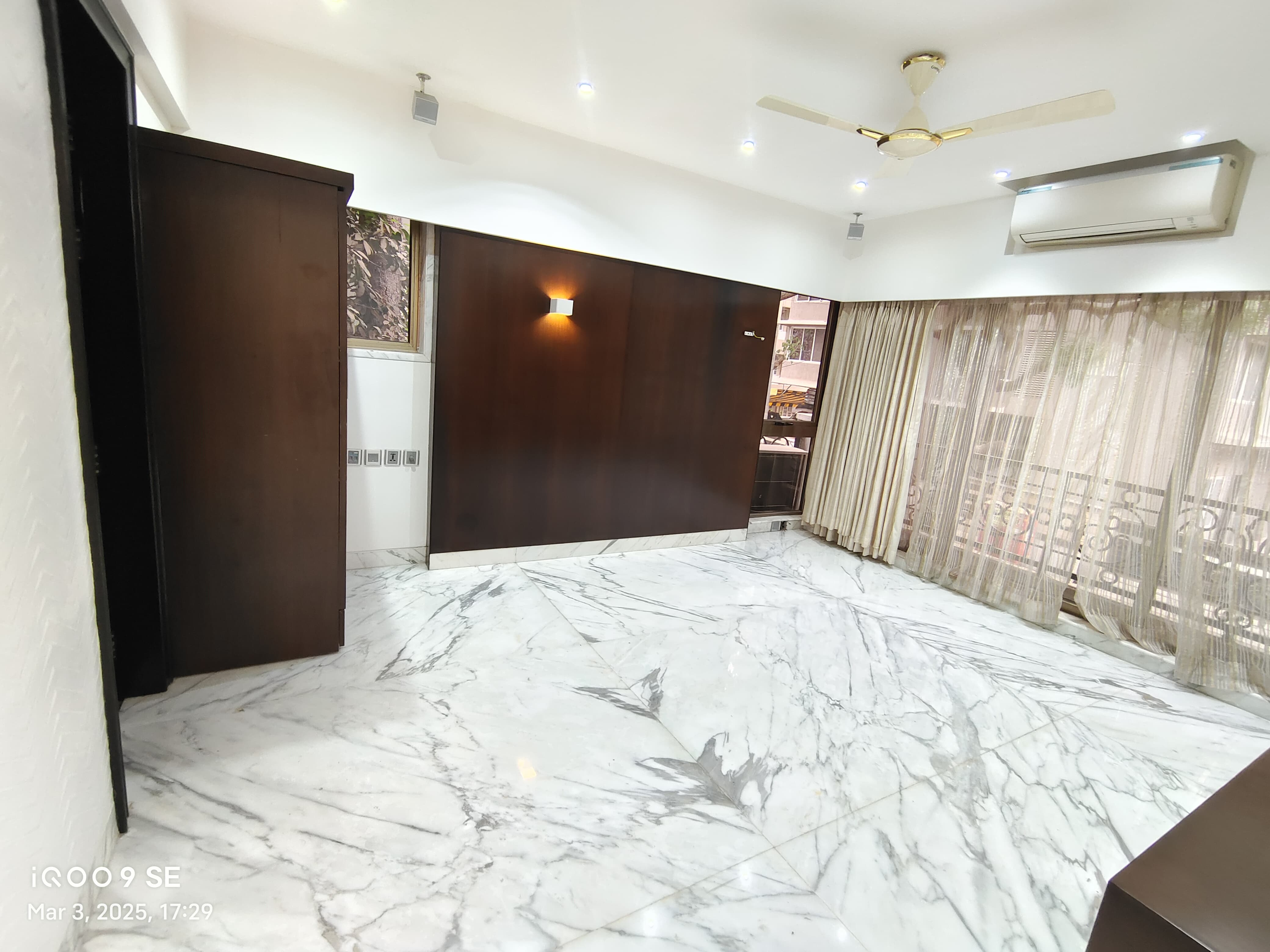 8 - Emporis, Bandra West