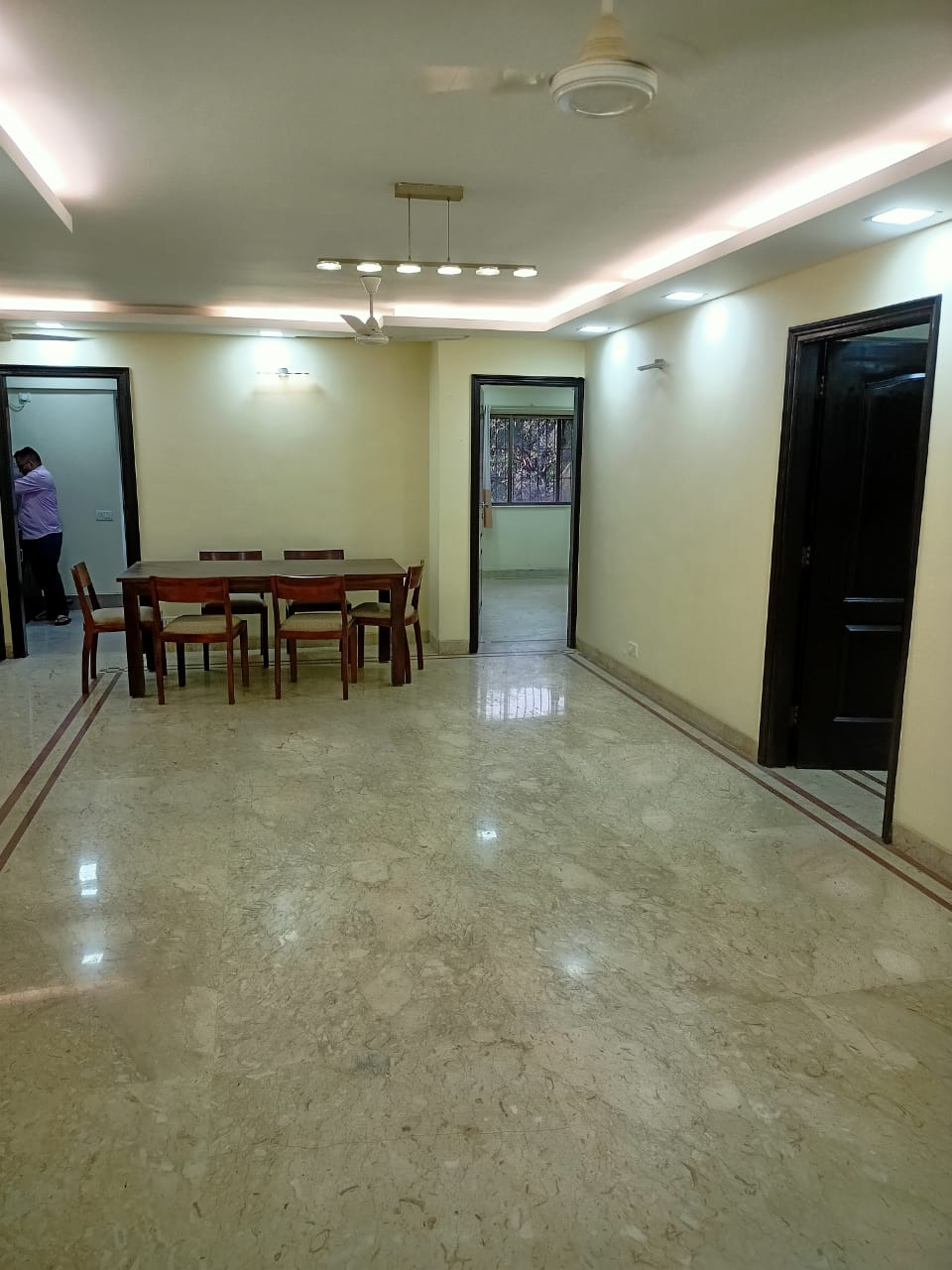 11 - Aangan, Santacruz West