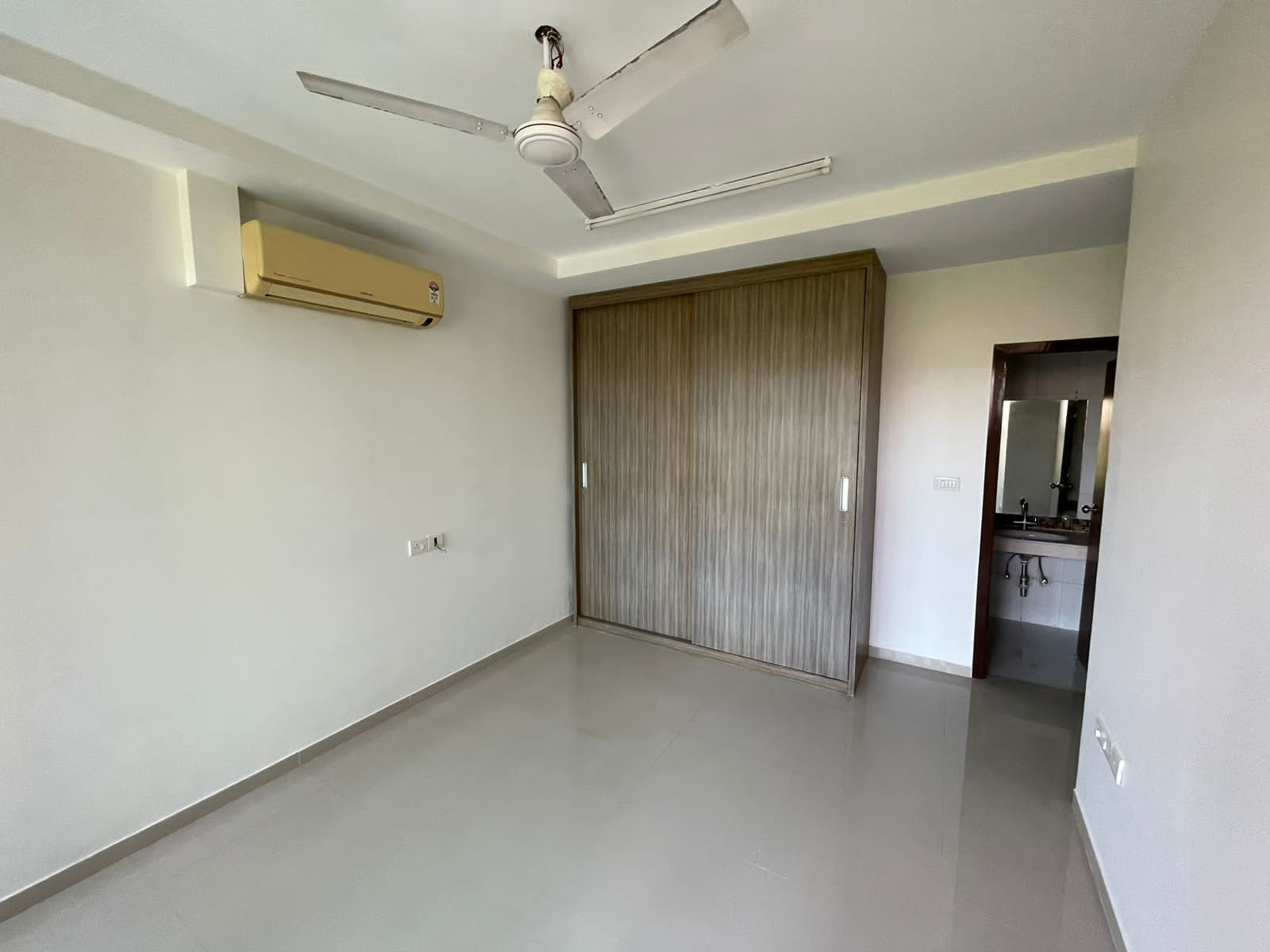 2½ BHK Flats on Rent in Kalpataru Estate, Andheri East
