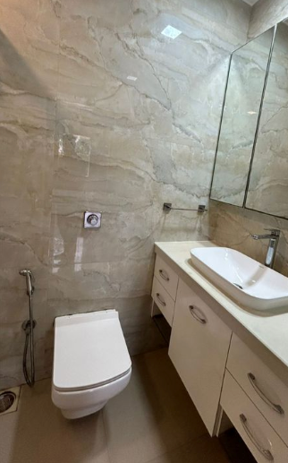 3½ BHK Flats for Sale in Nishant Building, Santacruz West