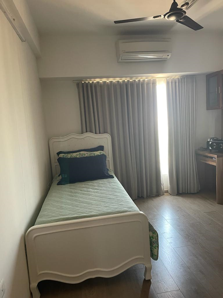 5 BHK Flats on Rent in Kanakia Paris, Bandra East