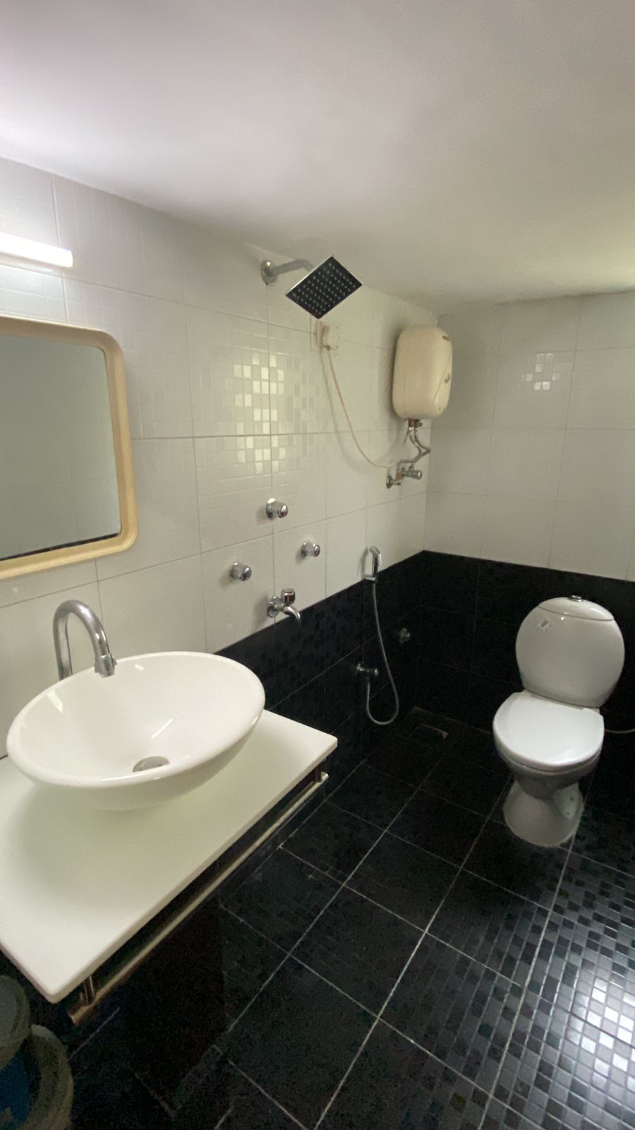 3 BHK Semi Furnished in Bajaj Diamond , Bandra West