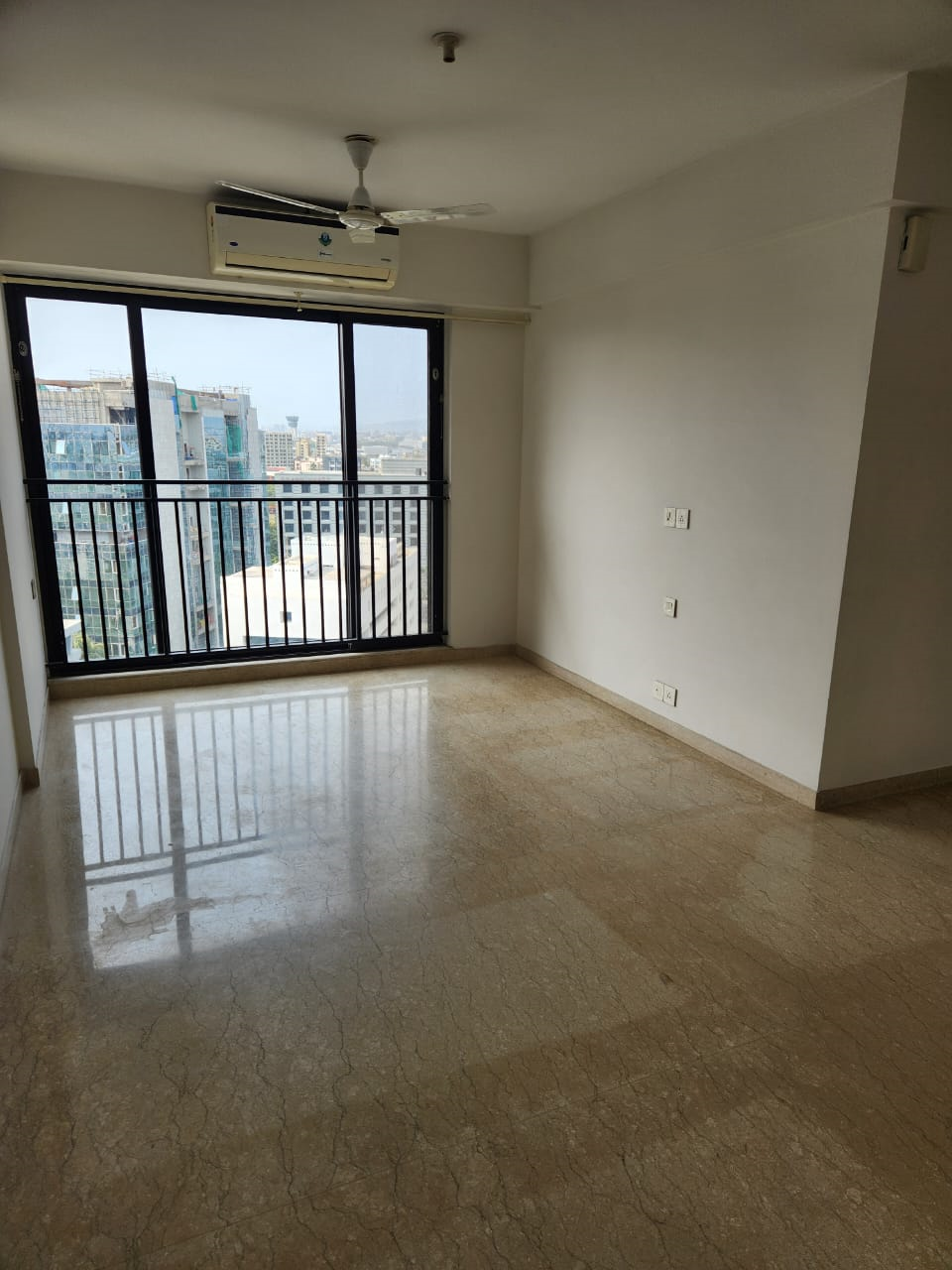2 BHK Flats for Sale in Kalpataru Primus, Santacruz East