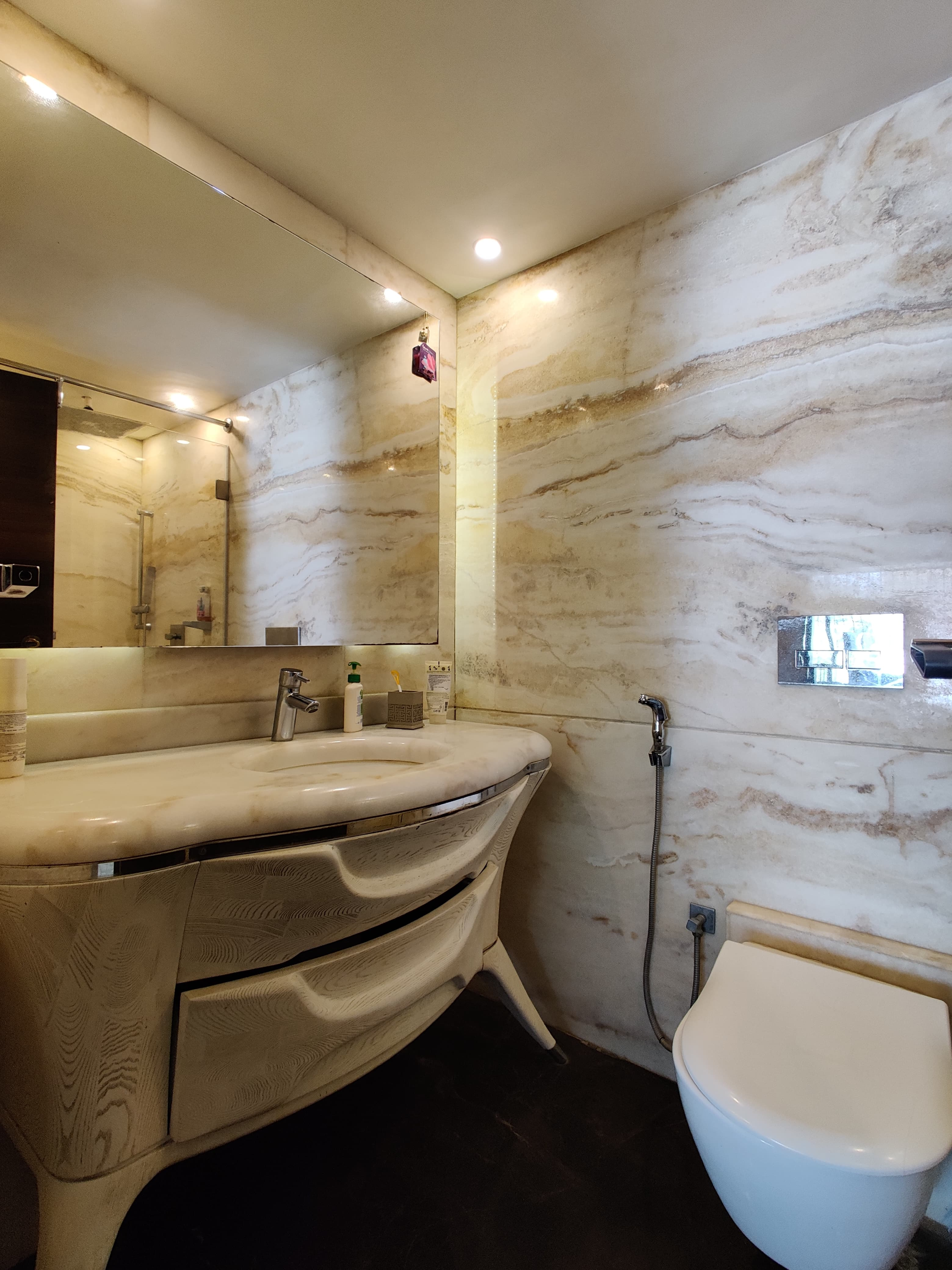 12 - Navratan, Bandra West