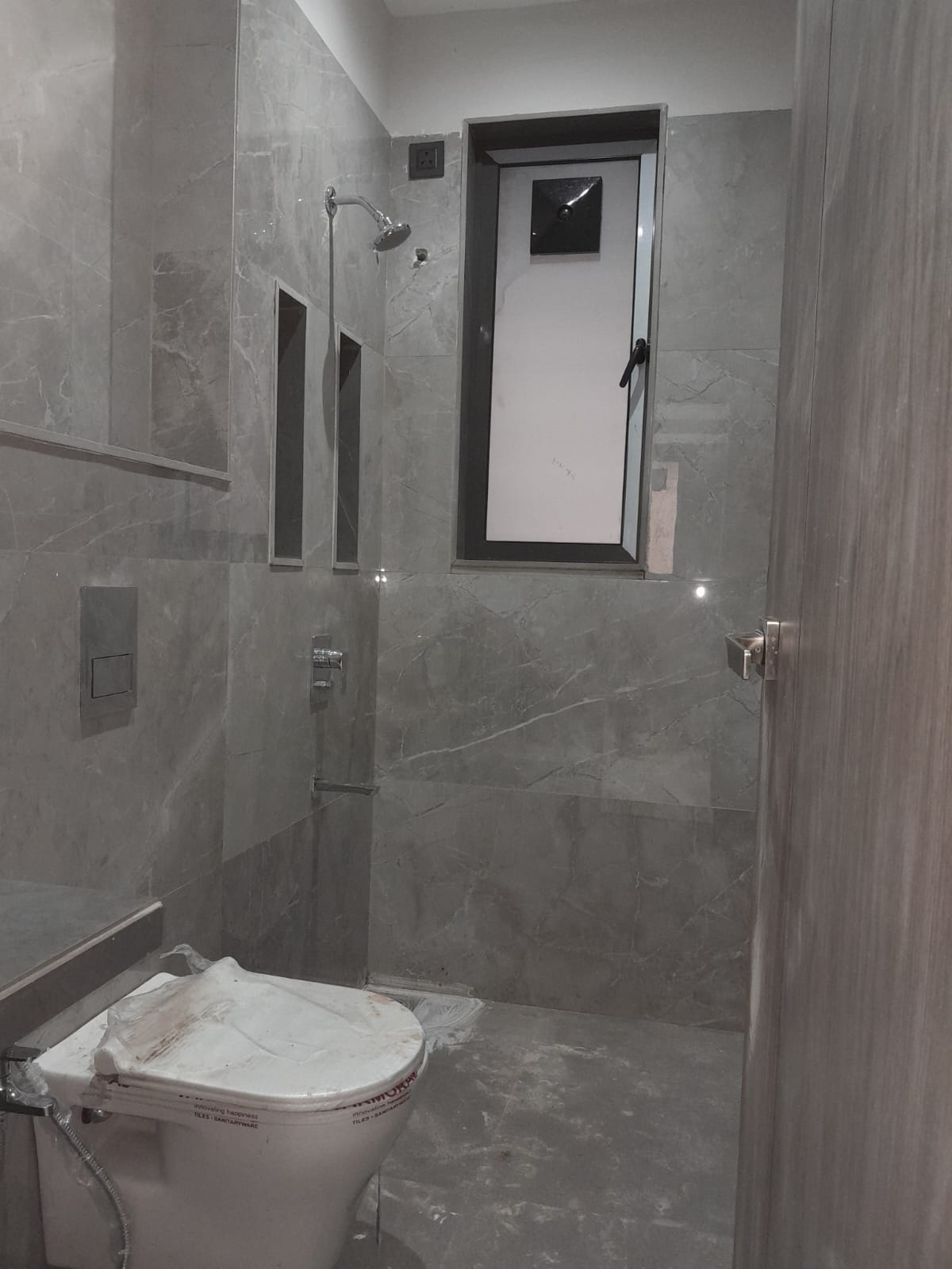 2 BHK Flats on Rent in Blue Lotus , Khar West