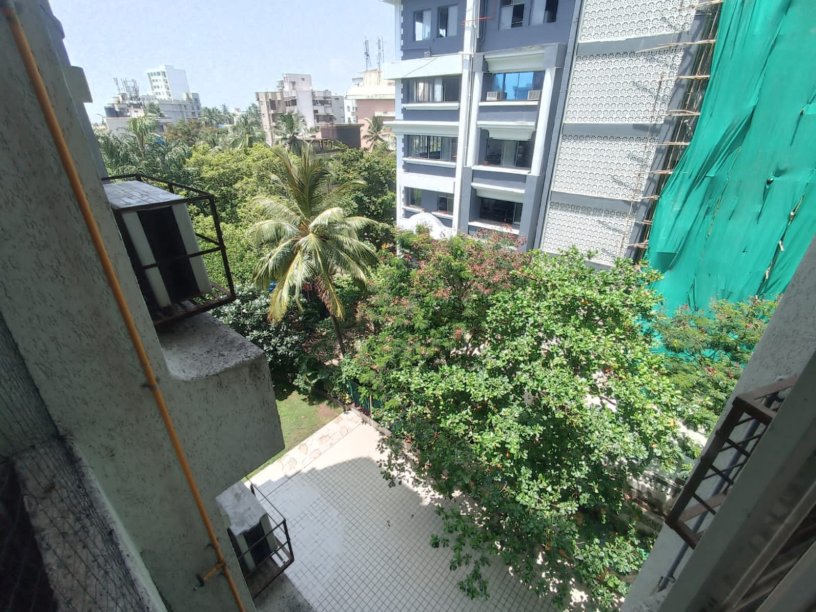 2 BHK Flats on Rent in Breezy Heights, Bandra West