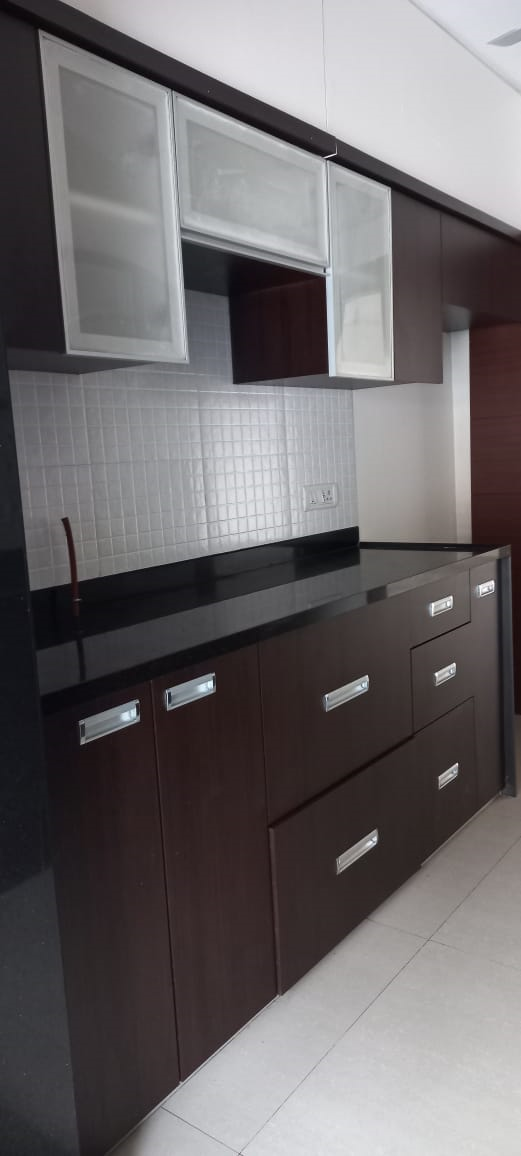 2 BHK Flats on Rent in Chalet Gilda, Santacruz West