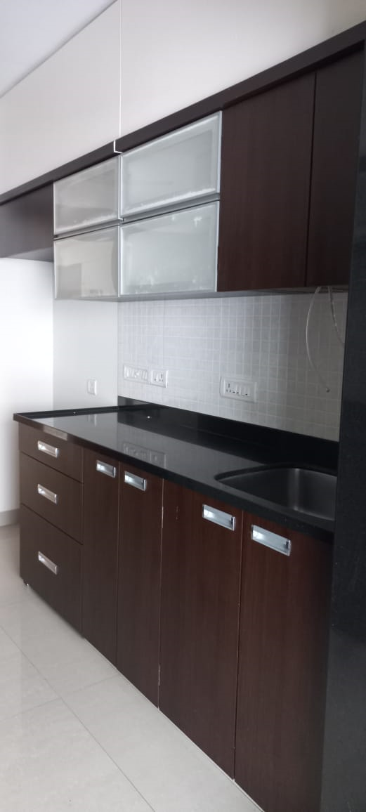 2 BHK Flats on Rent in Chalet Gilda, Santacruz West