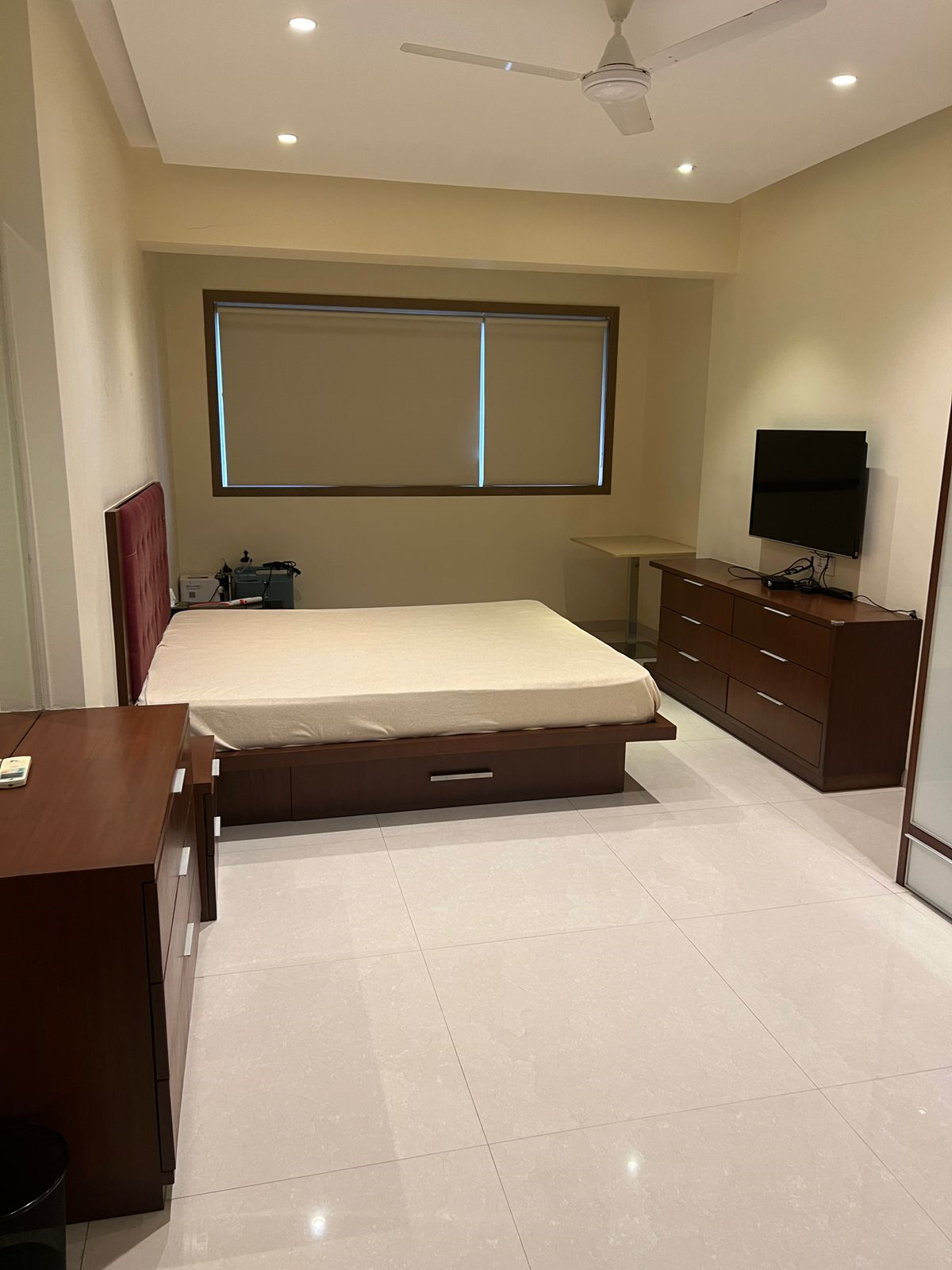 2 BHK Flats on Rent in Metropolitan, Bandra West